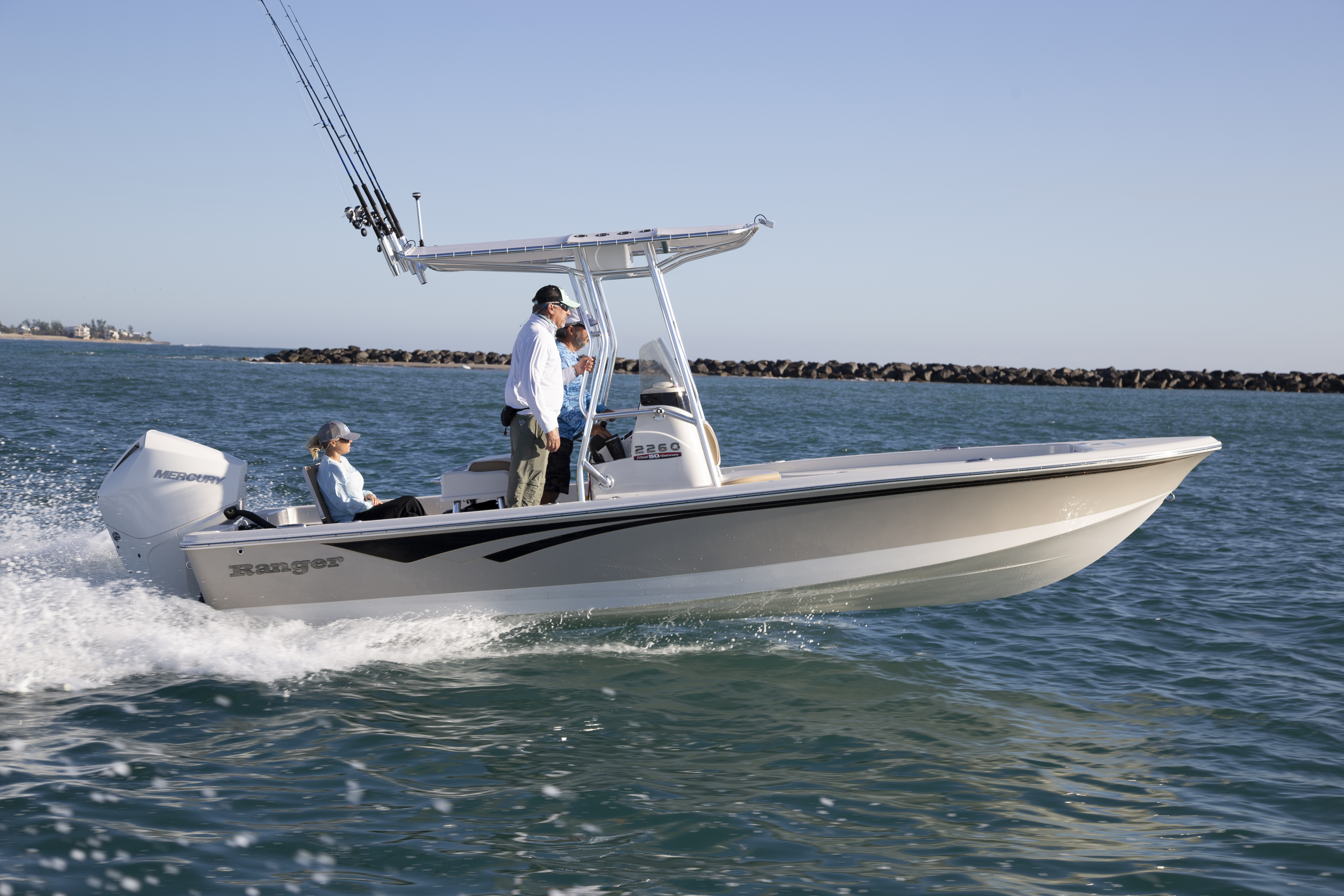 Boat Review - Ranger 2260 Bay