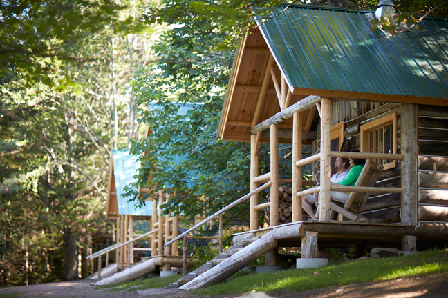 Maine: Guide to the Best Fishing Lodges and Cozy Cabins