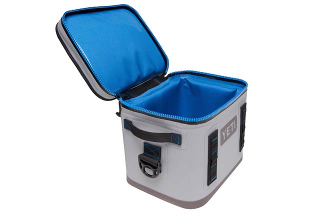 YETI-Hopper-Flip-12_OPEN