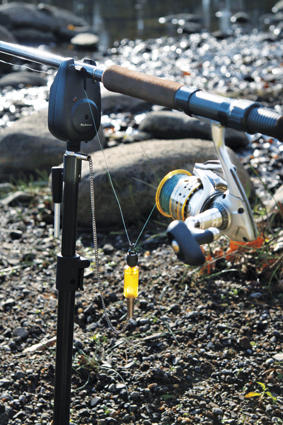 Full Carp Fishing Set Up Kit Rods Reels Alarms t Tackle Mat  & Bivvy 