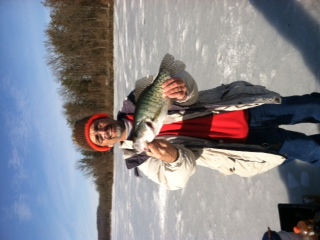 Ice Fishin' Crappie