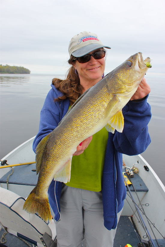 2 Miles Out Kayak Fishing On Mille Lacs Lake For WALLEYE 