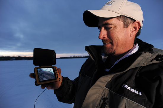Ice Fishing Depth Finders & Underwater Cameras: Sonar Ice Fish