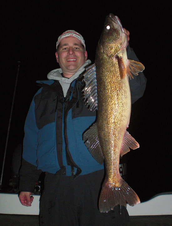Night Watching Great Lakes Walleyes - In-Fisherman