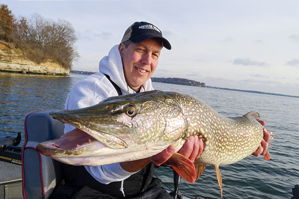 Fishing Edges for Fall Pike