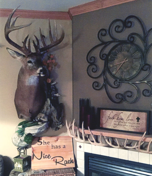 world-record-antlered-doe