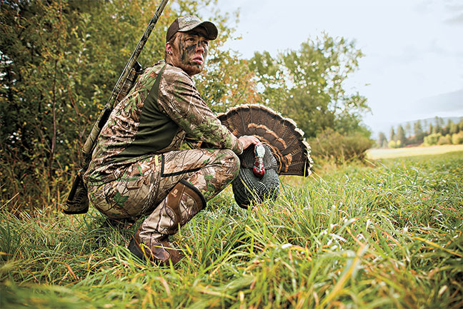 turkey-hunting-henned-up-toms