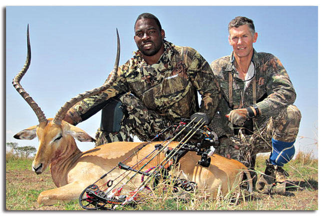 Justin-Tuck-bowhunting