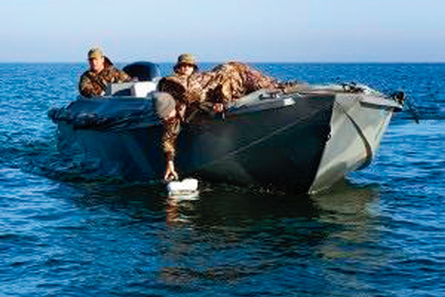 Duck-Water-Ocean-23-Waterfowl-Boat