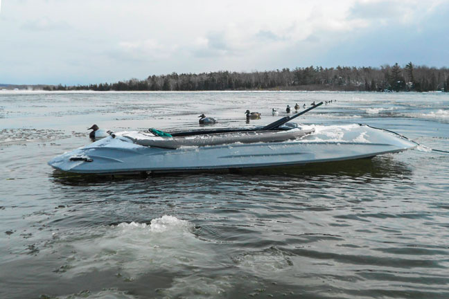 Mighty-UFO-Layout-Waterfowl-Boat