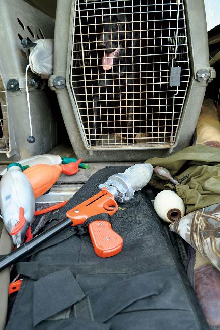 Wildfowl--shoulder-mounted-dummy-launcher-i