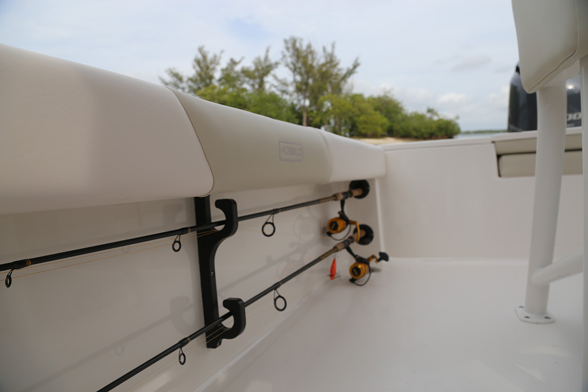 Robalo 226 Cayman Bay