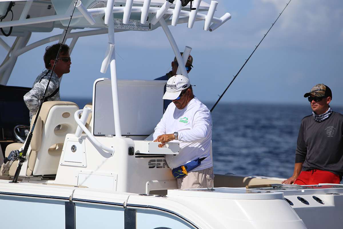 Sea Fox 328 Commander