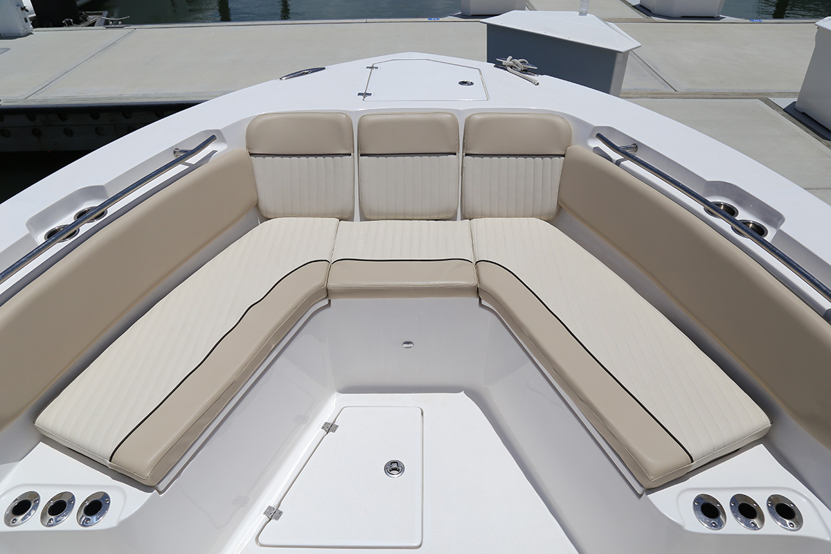 Sea Fox 328 Commander