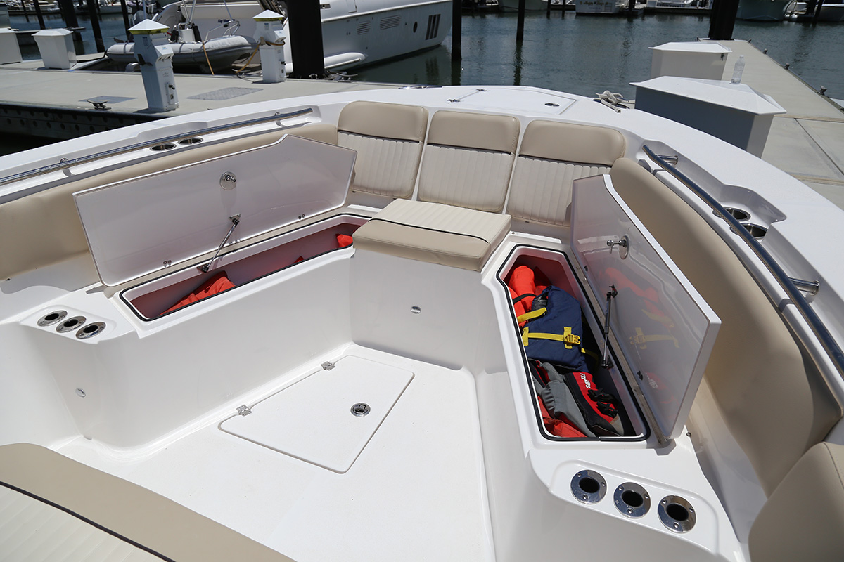 Sea Fox 328 Commander