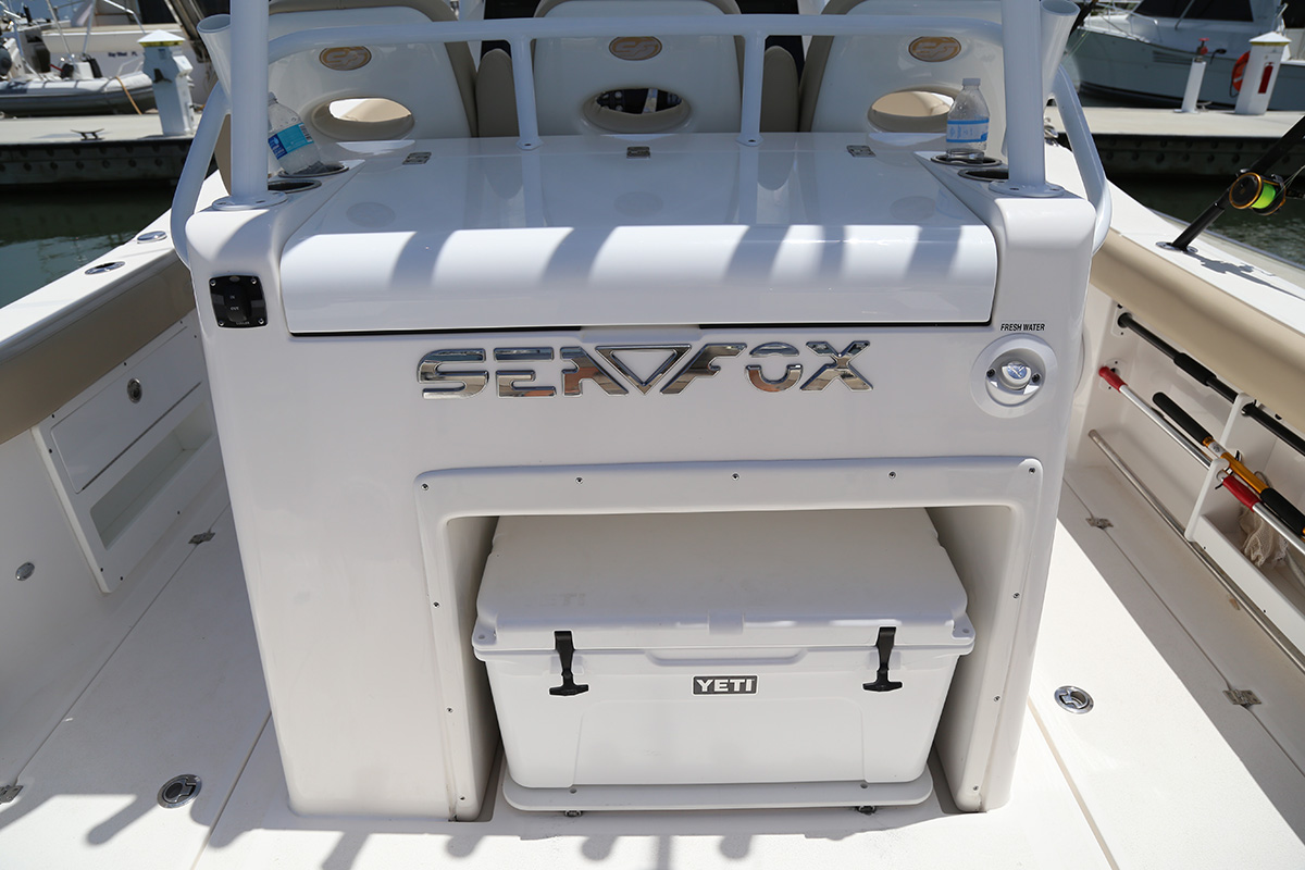 Sea Fox 328 Commander