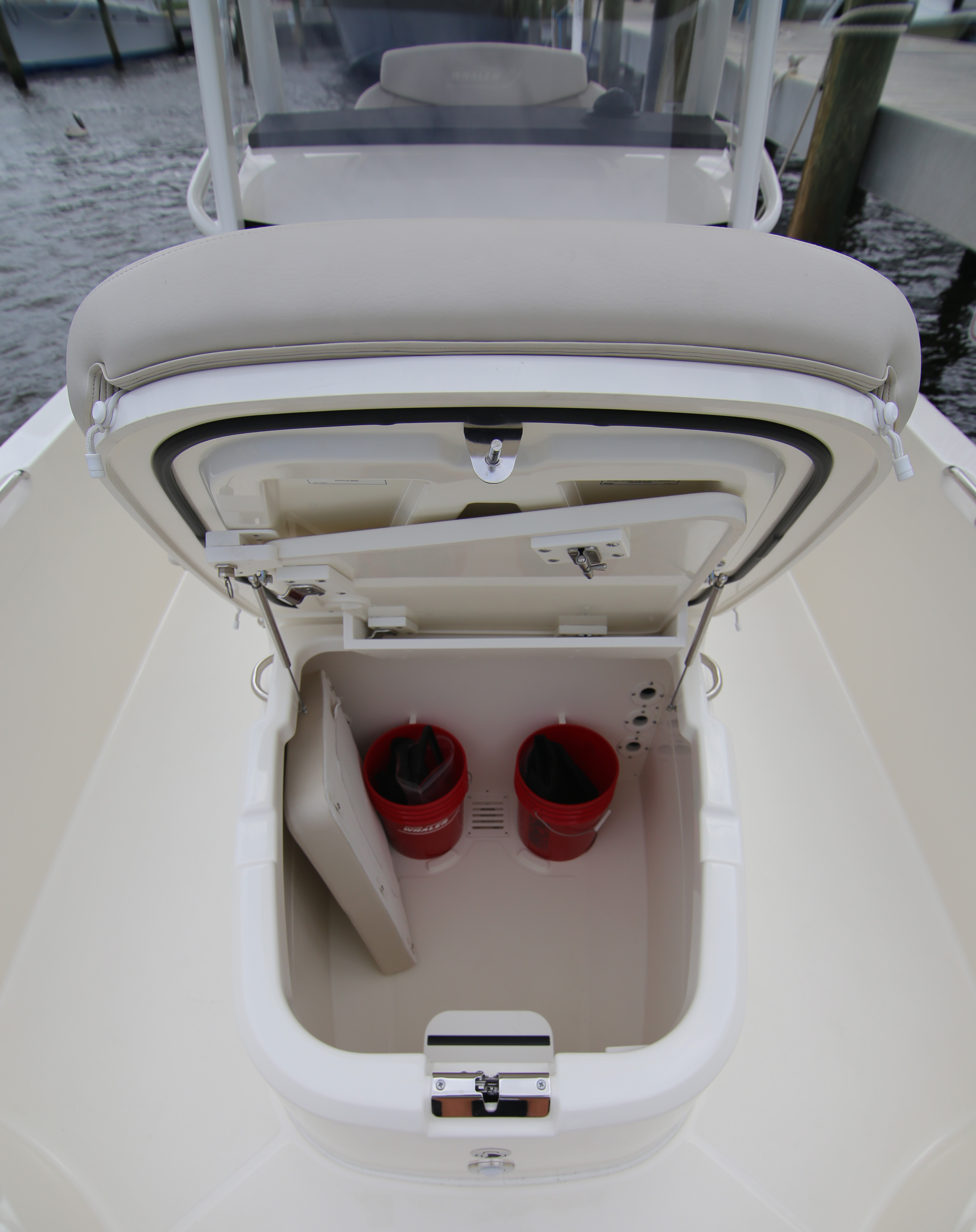 Boat Review - Boston Whaler 270 Dauntless