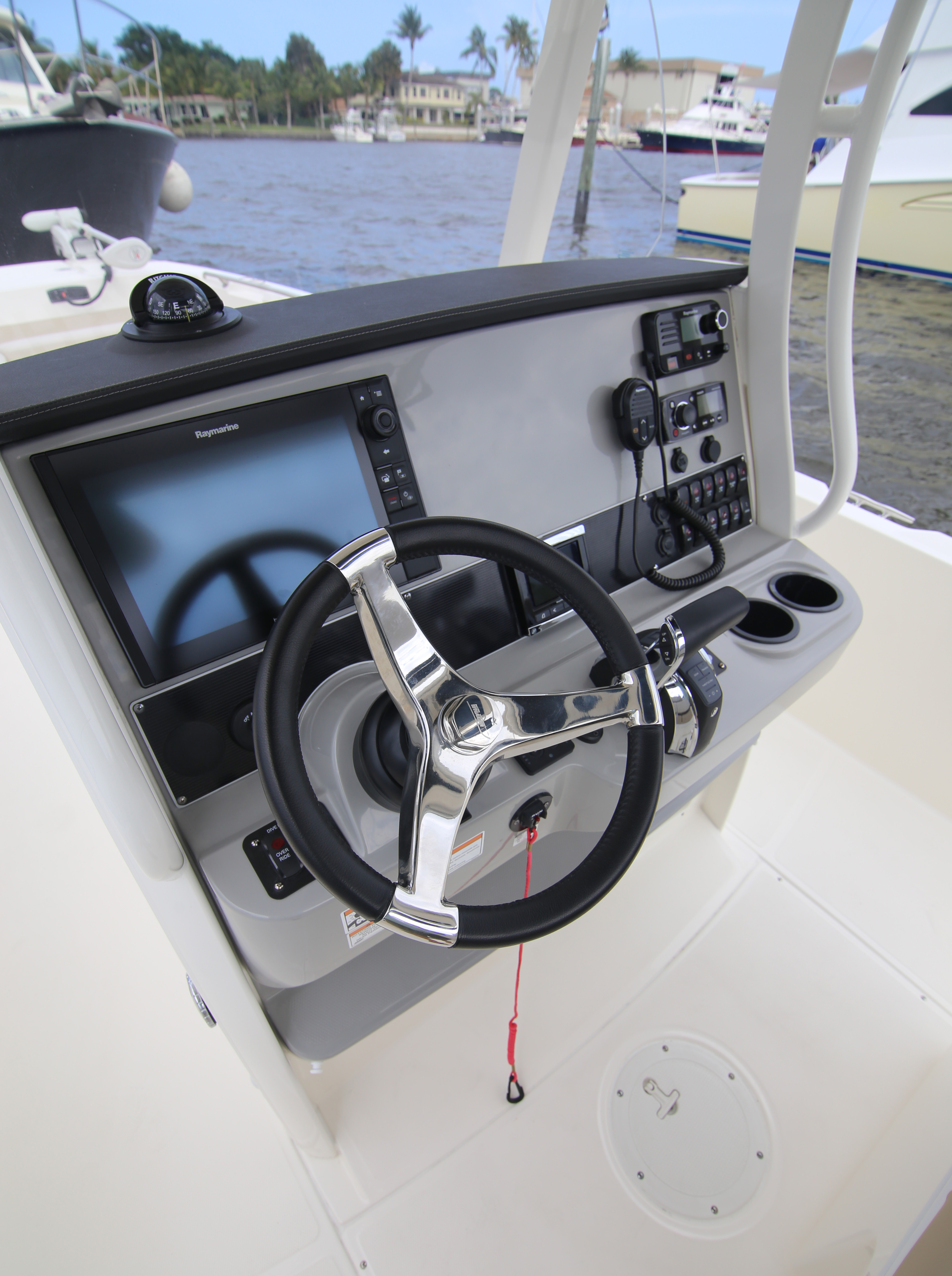 Boat Review - Boston Whaler 270 Dauntless