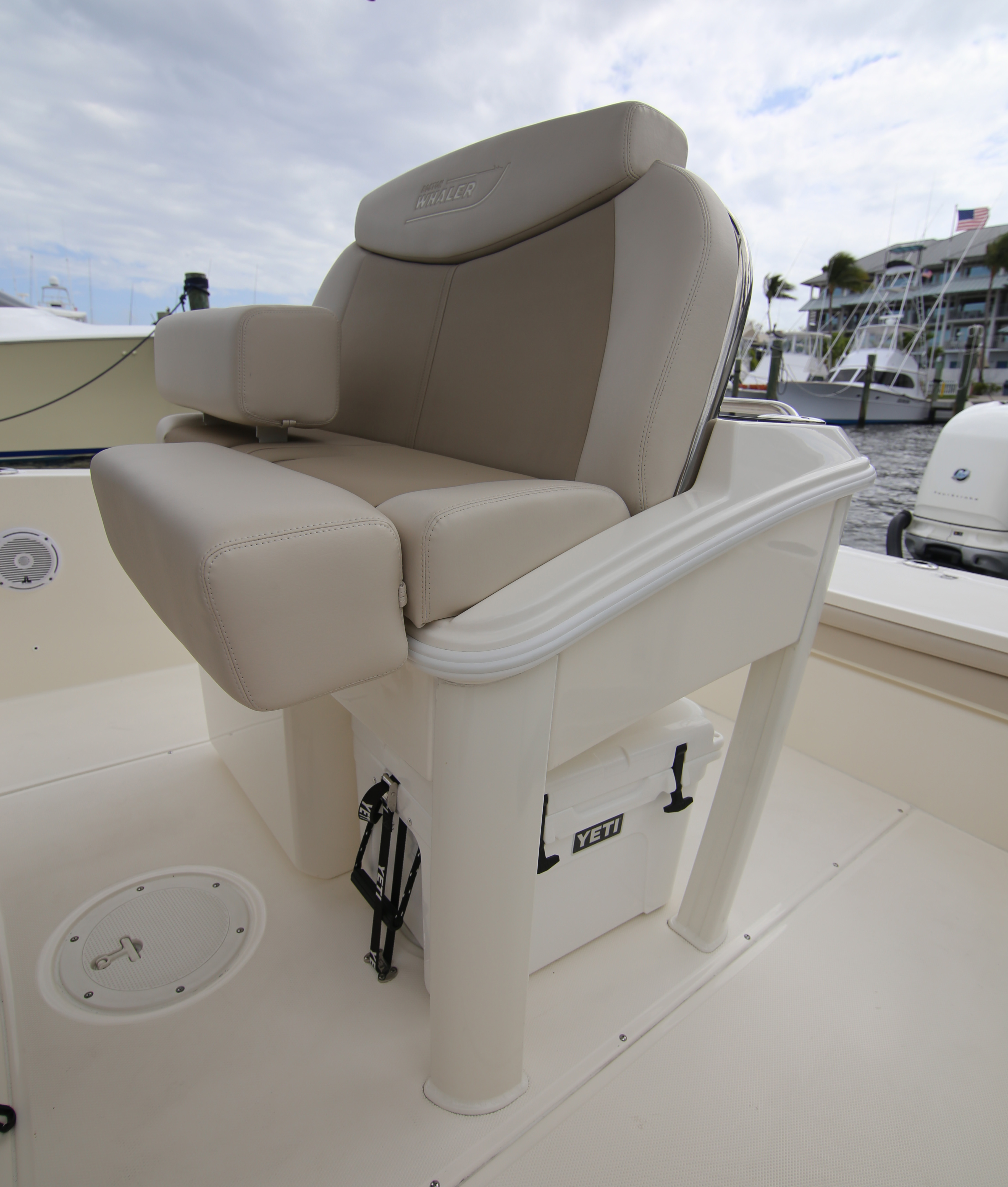 Boat Review - Boston Whaler 270 Dauntless