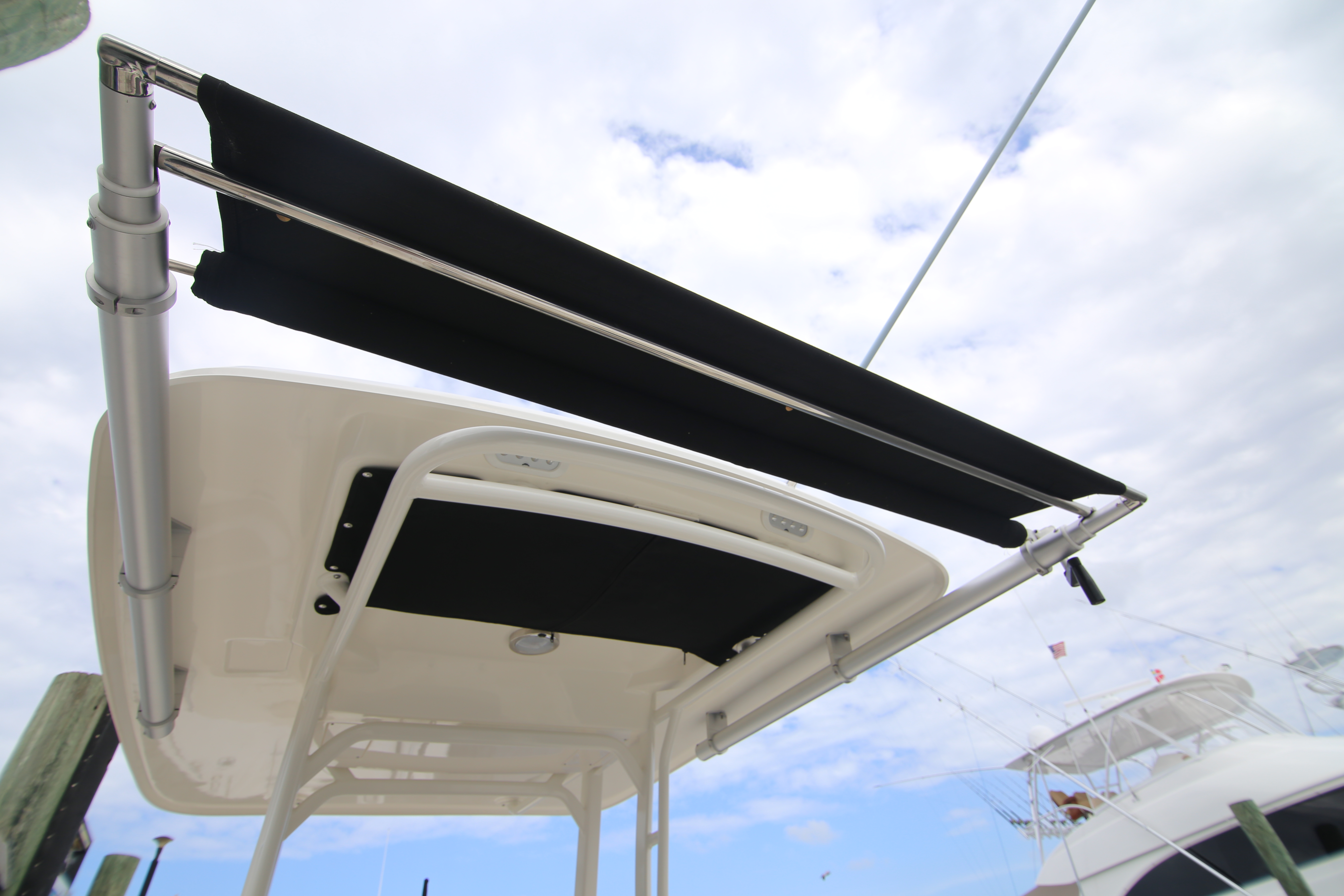 Boat Review - Boston Whaler 270 Dauntless