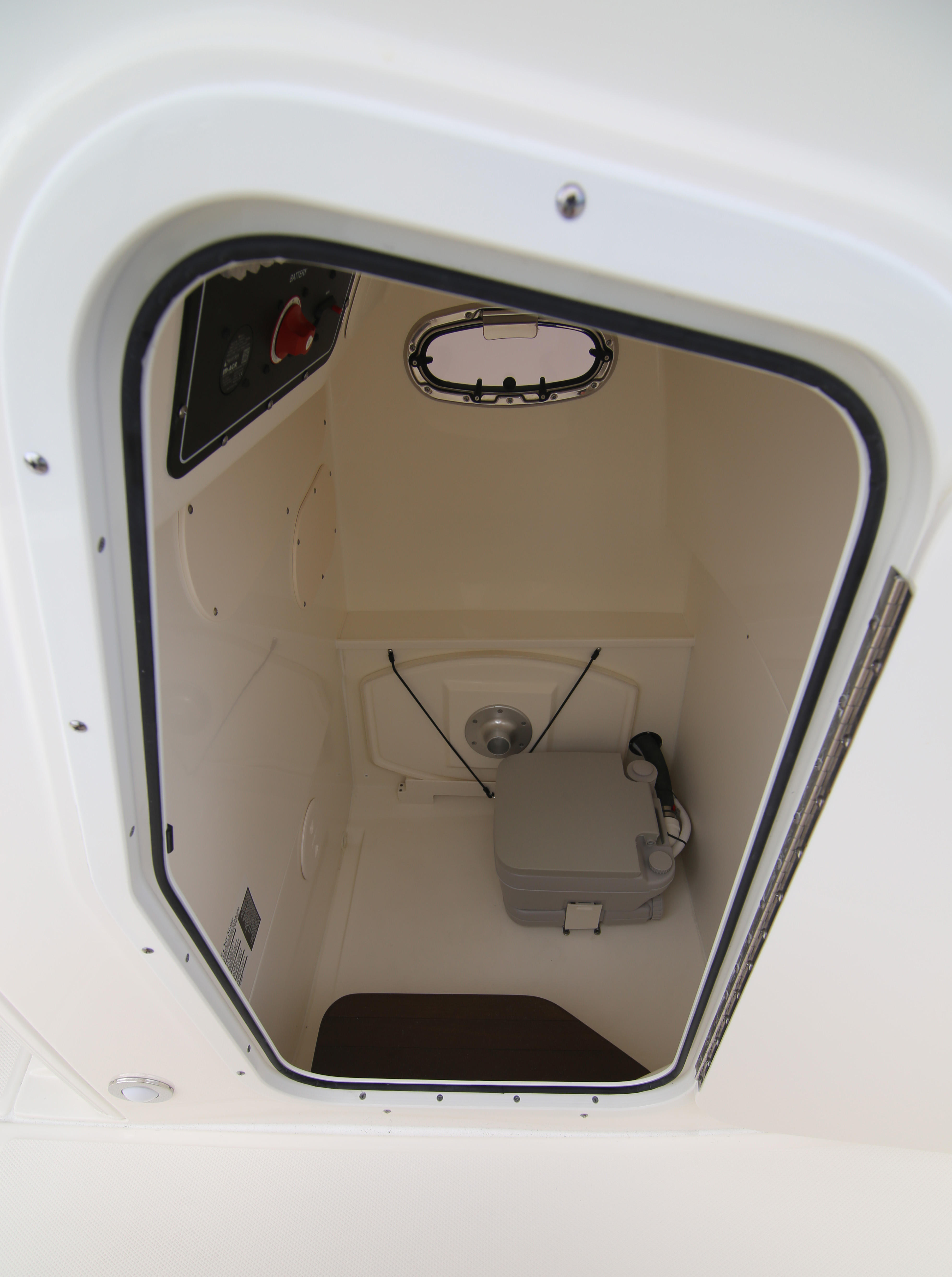 Boat Review - Boston Whaler 270 Dauntless