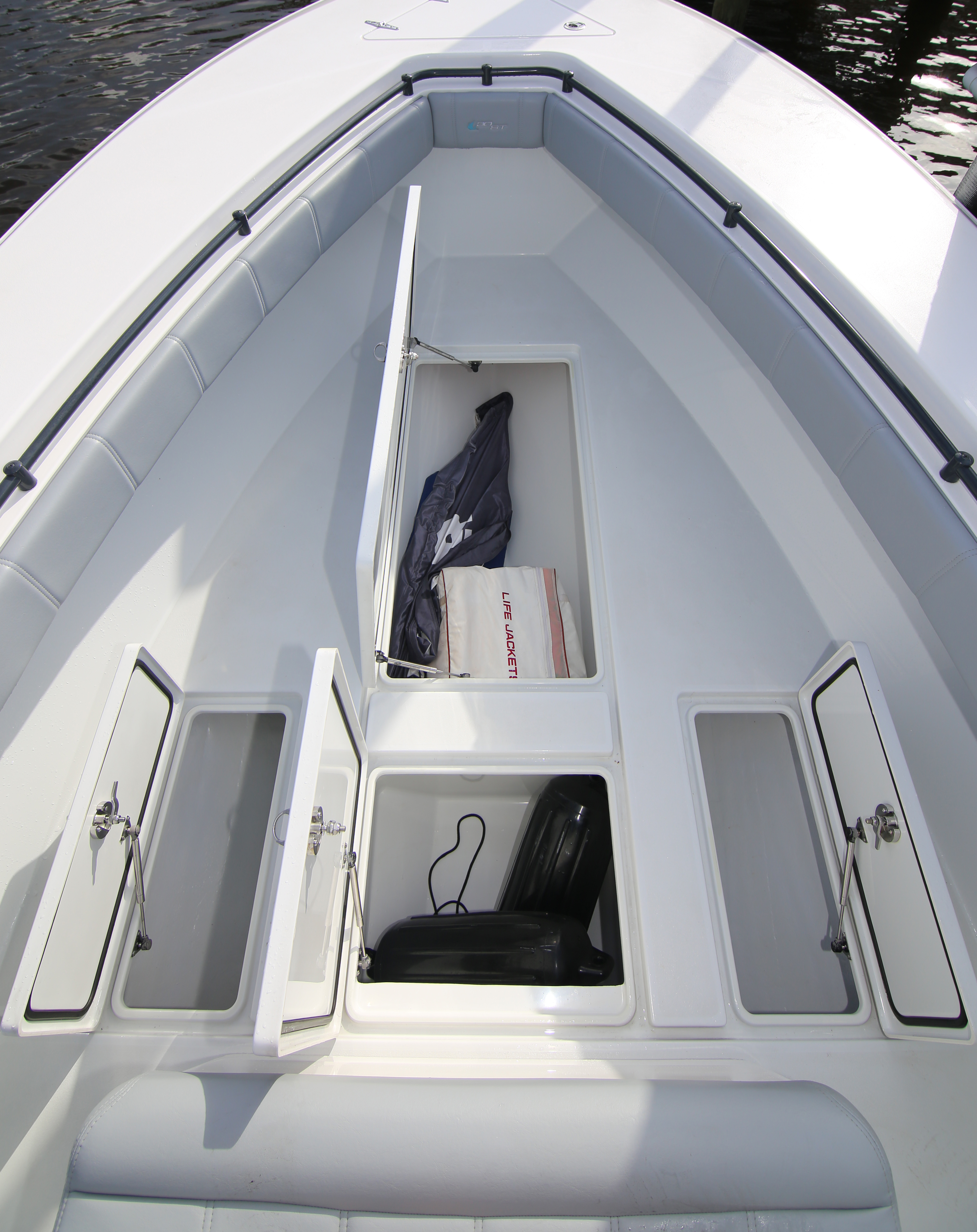 Boat Review - Contender 30ST