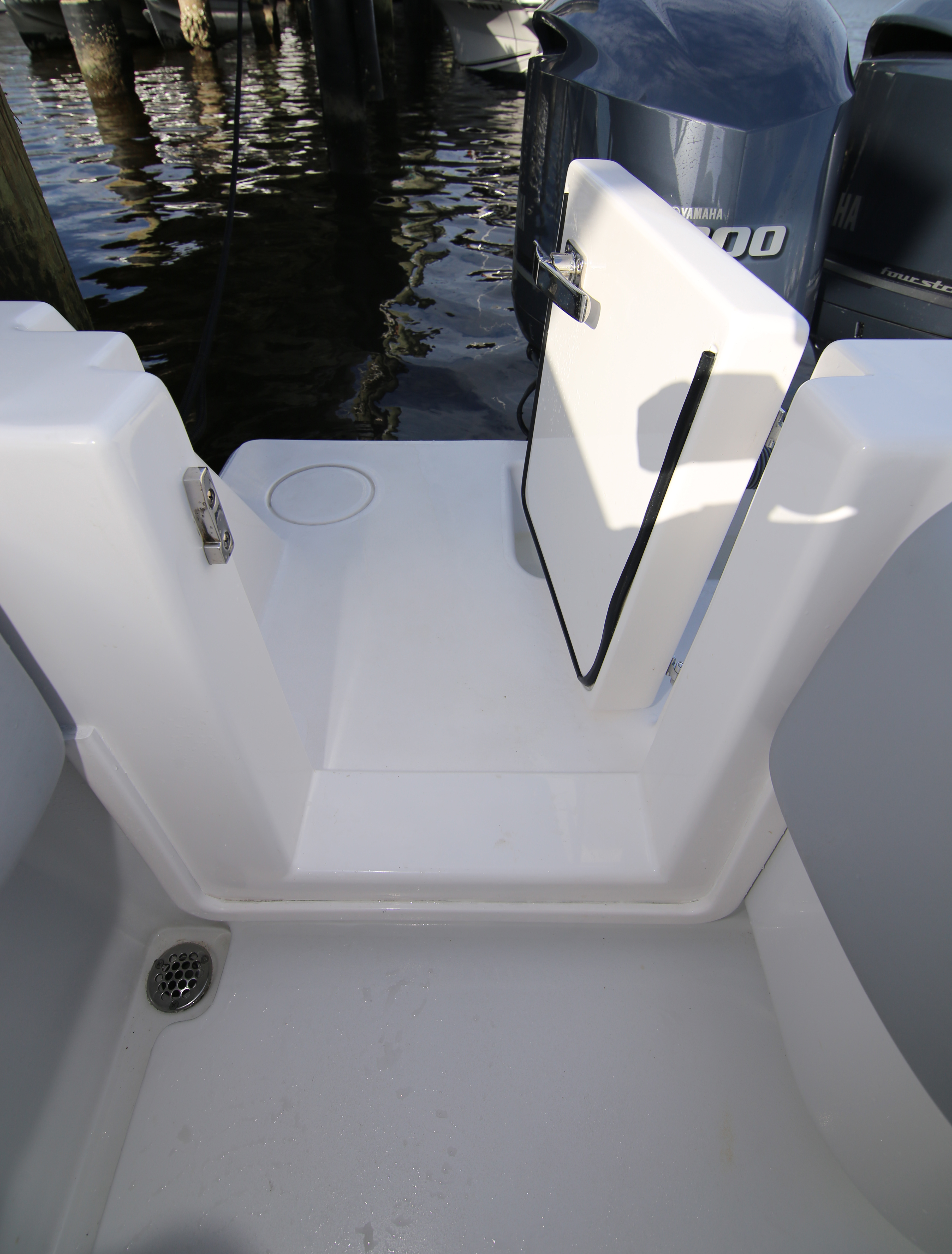 Boat Review - Contender 30ST