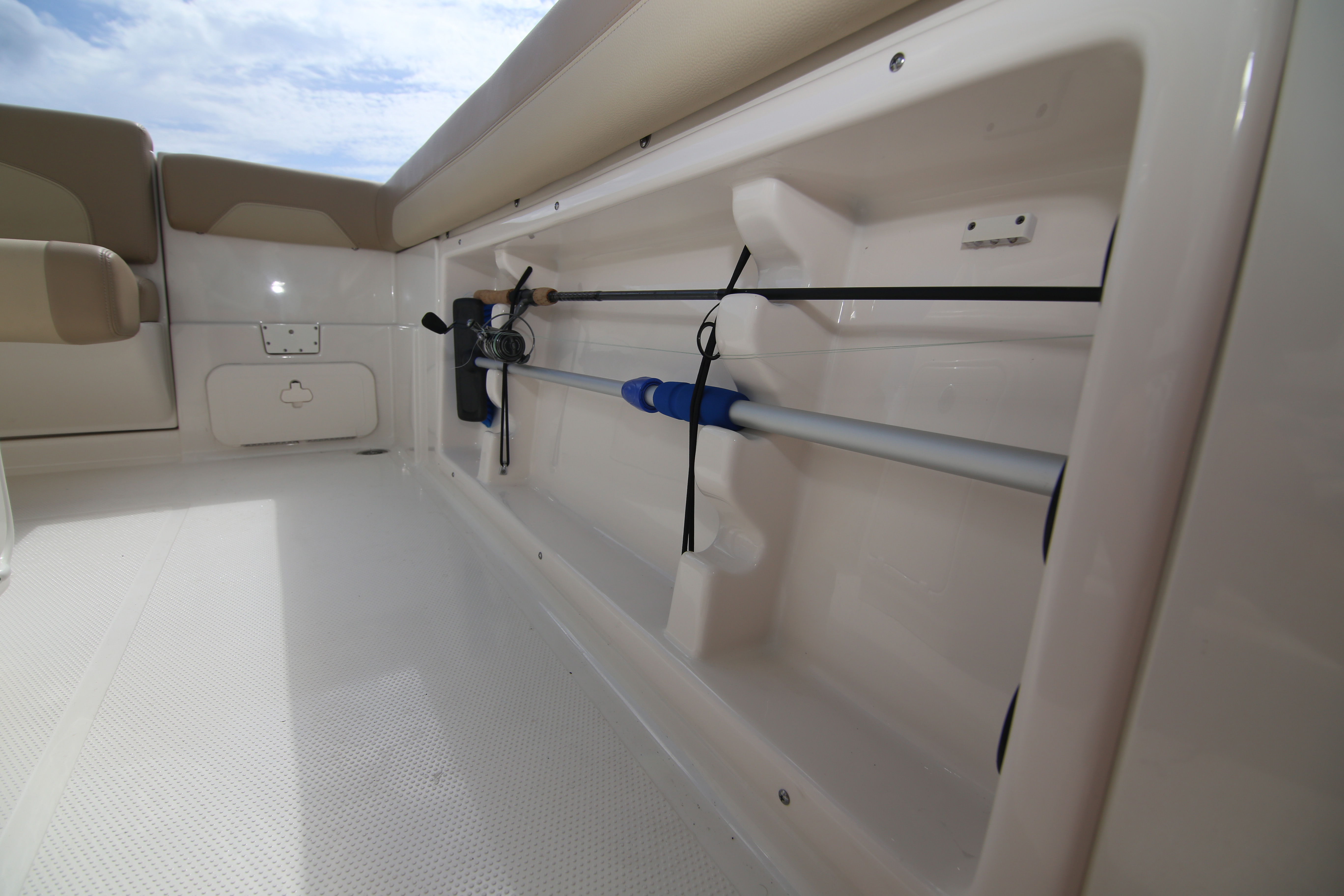 Boat Review - Sailfish 241CC
