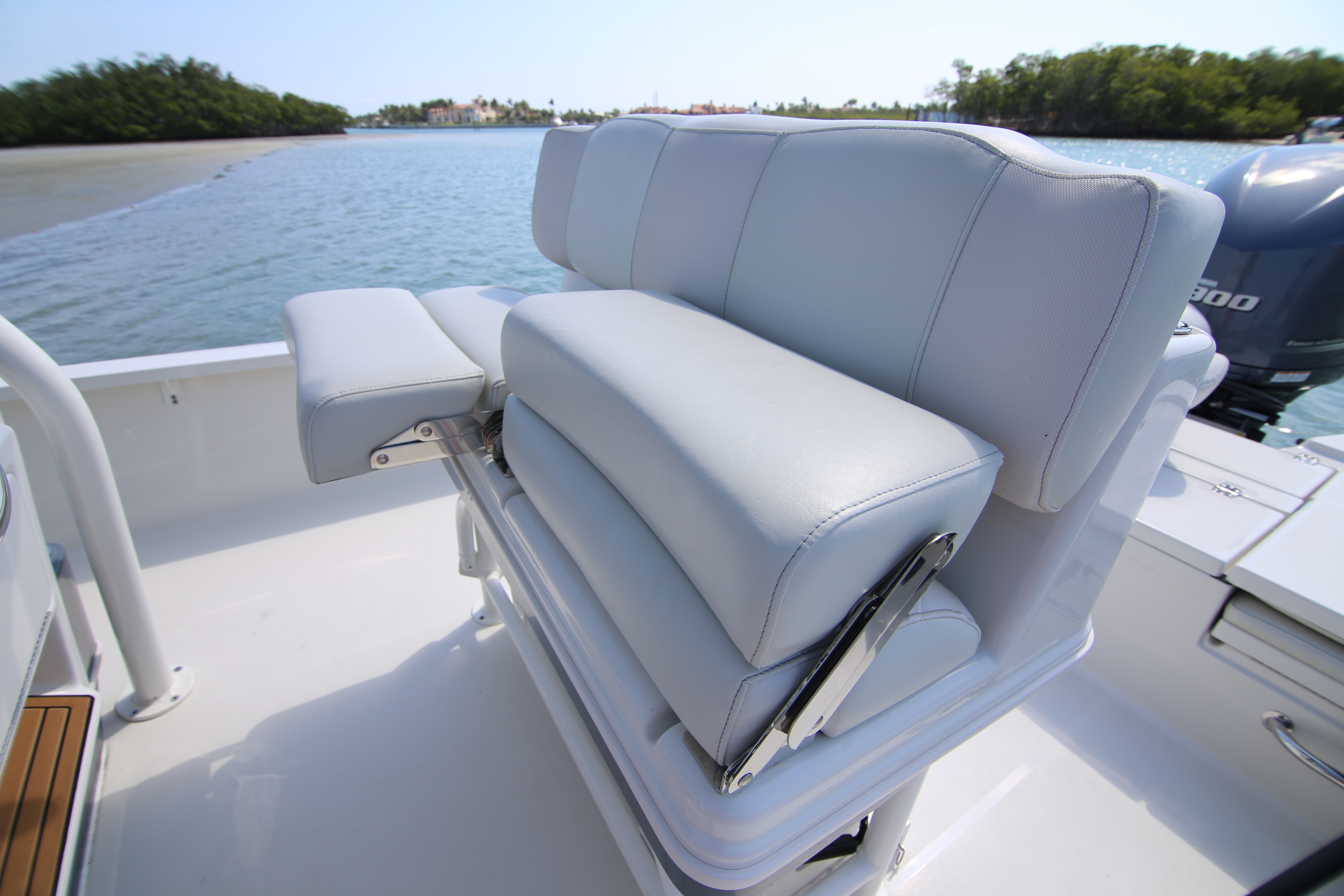 Boat Review - Triton 240 LTS