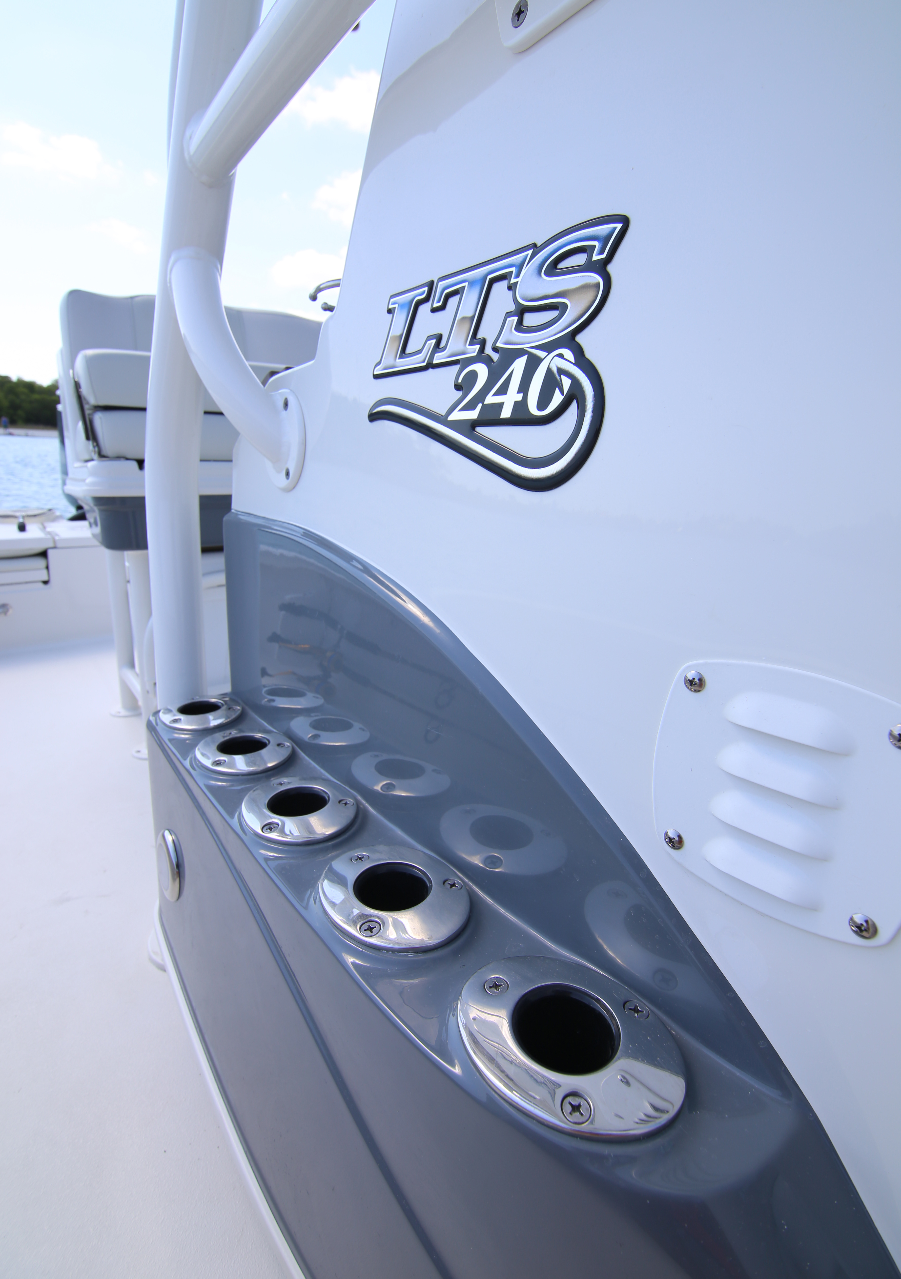 Boat Review - Triton 240 LTS