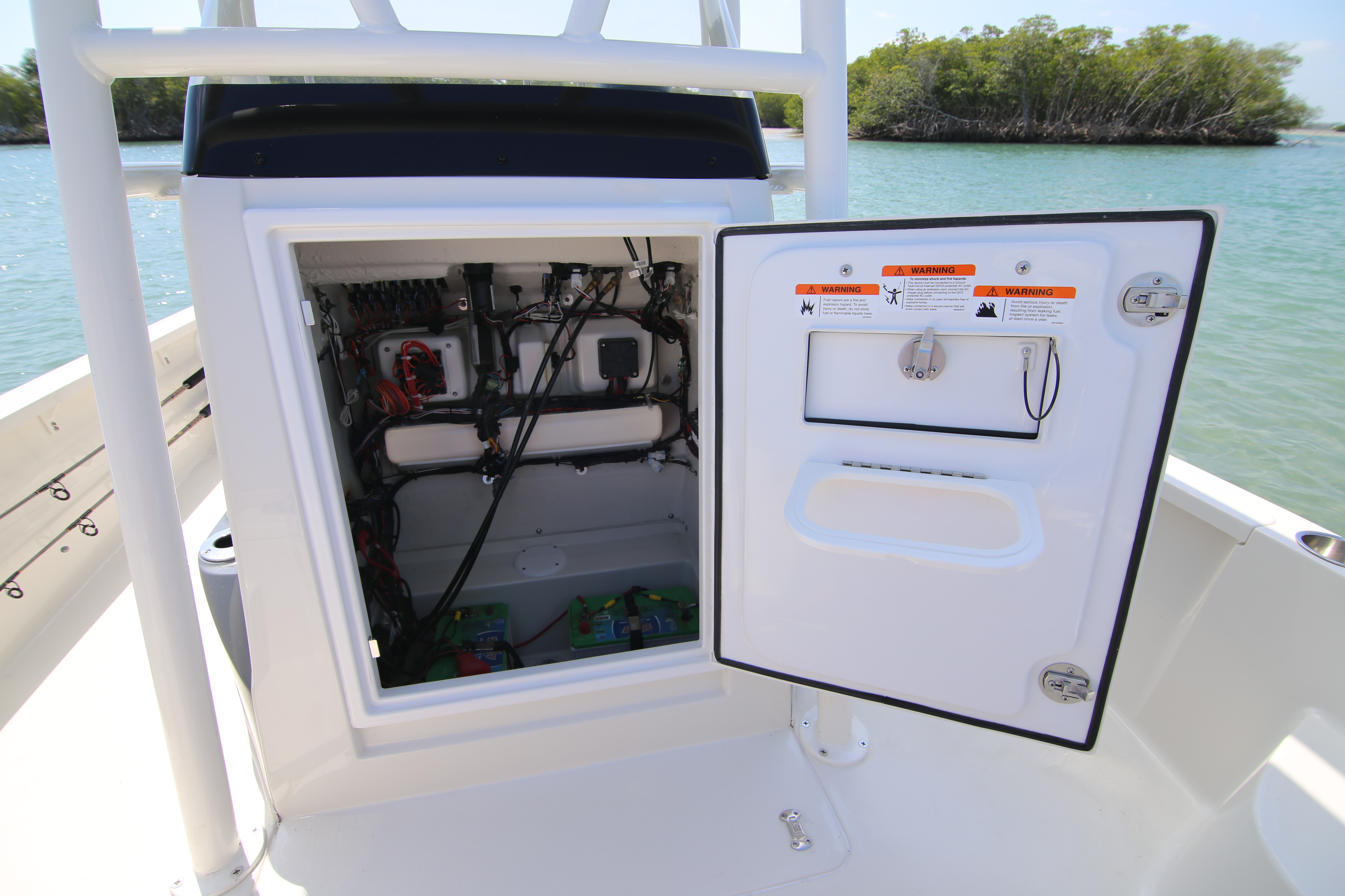 Boat Review - Triton 240 LTS