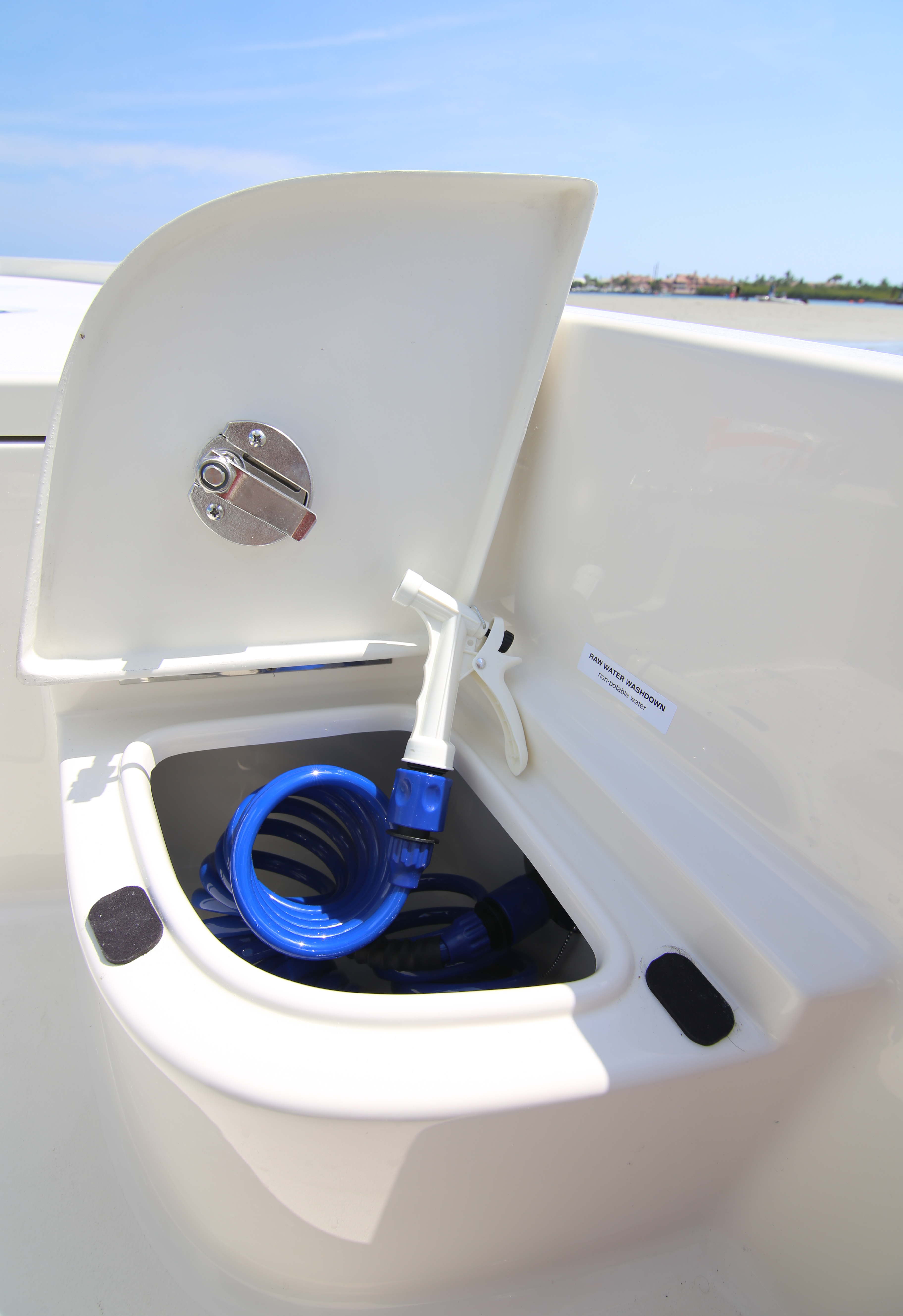 Boat Review - Triton 240 LTS