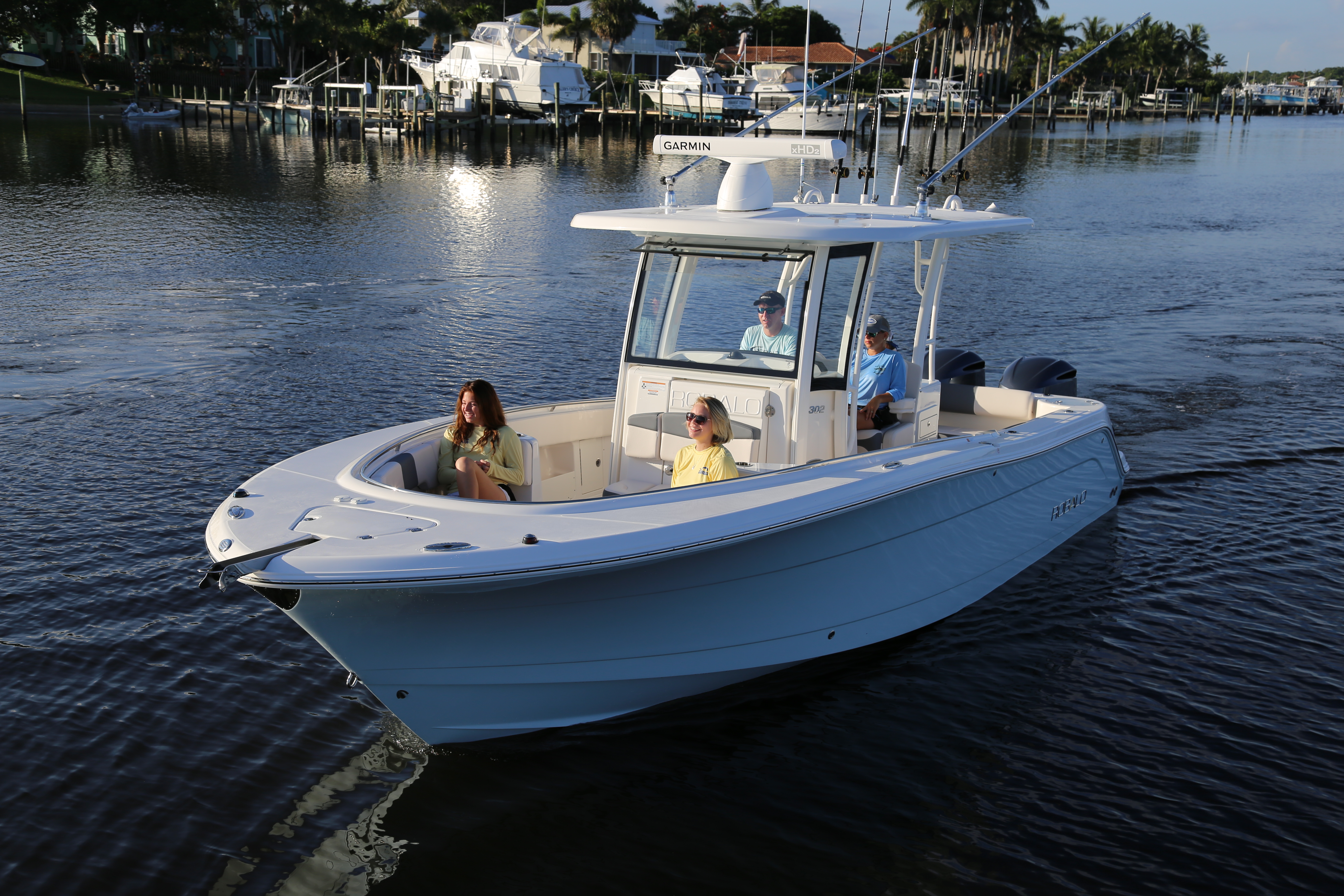 Boat Review - Robalo R302