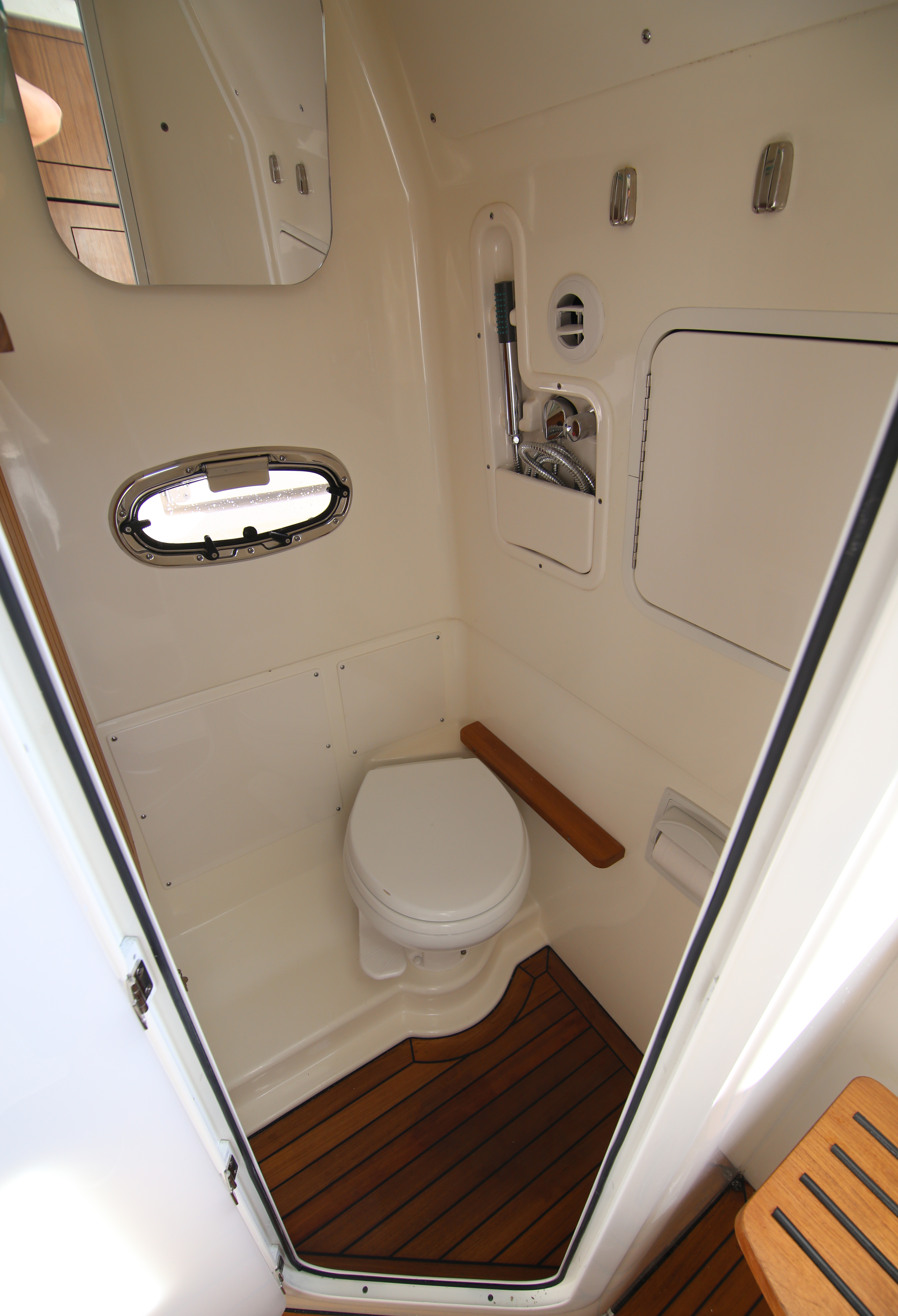 Boat Review - Boston Whaler 380 Outrage