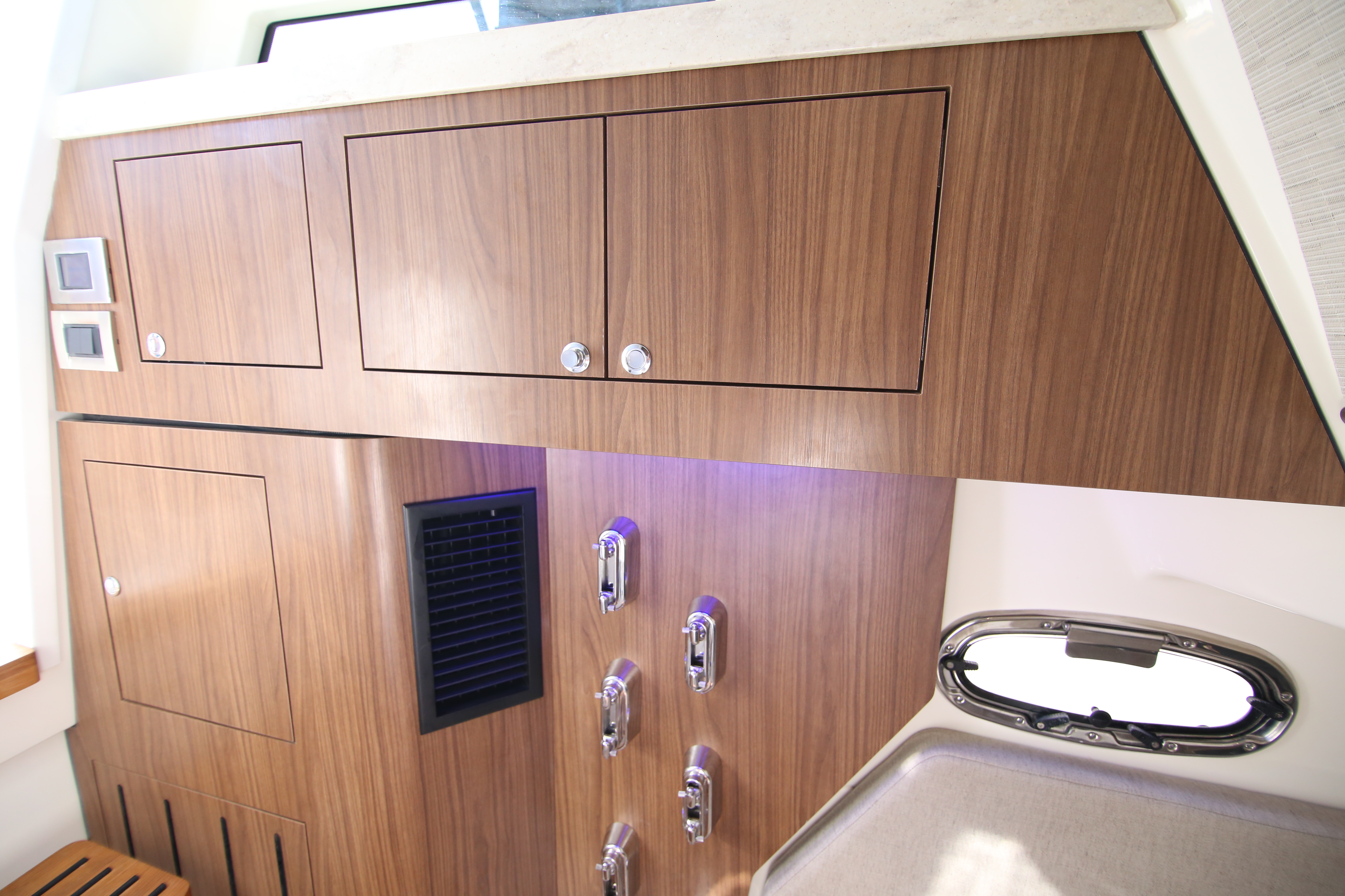 Boat Review - Boston Whaler 380 Outrage