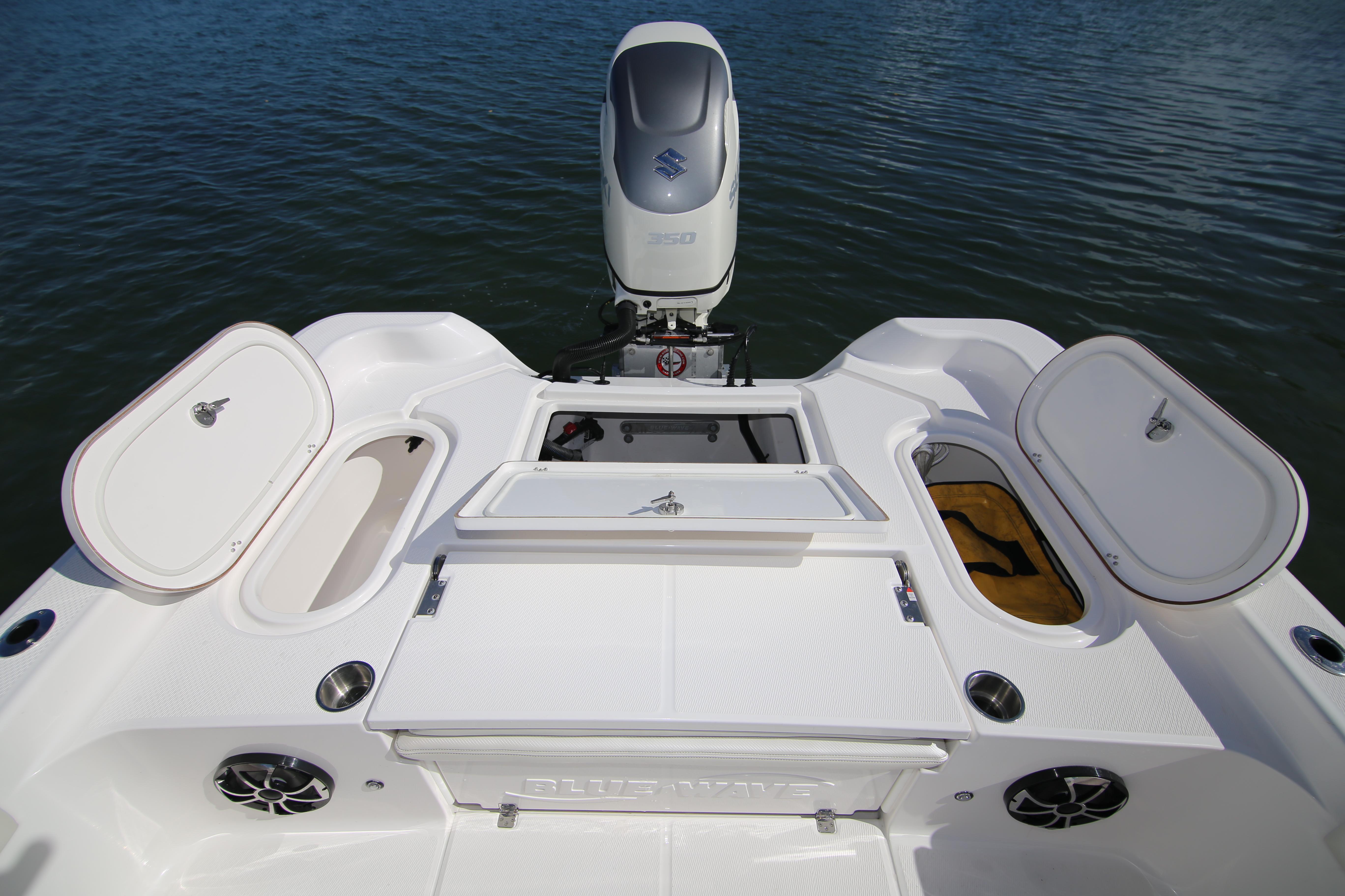 Boat Review - Blue Wave 2800 Pure Hybrid