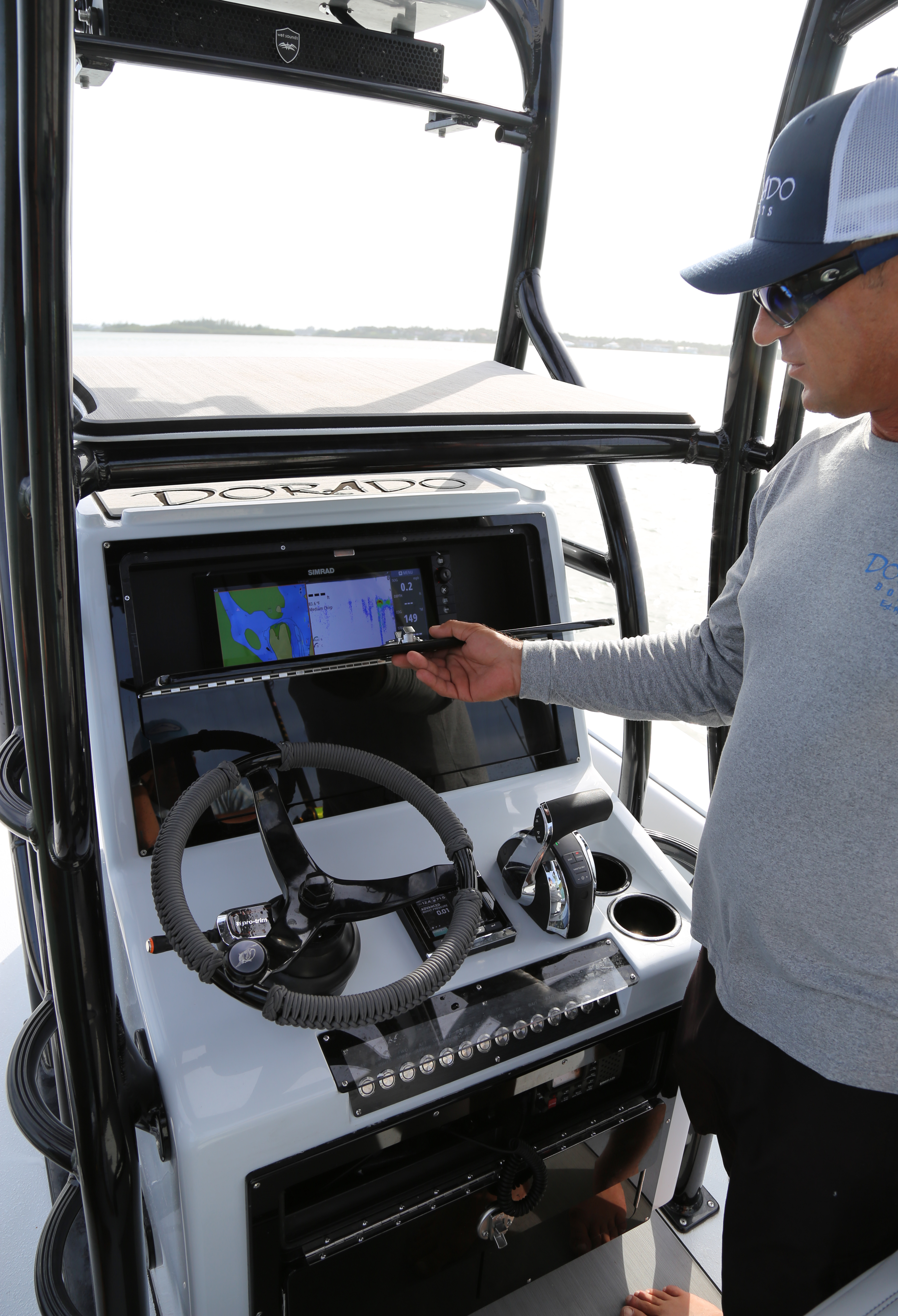 Boat Review - Dorado 25