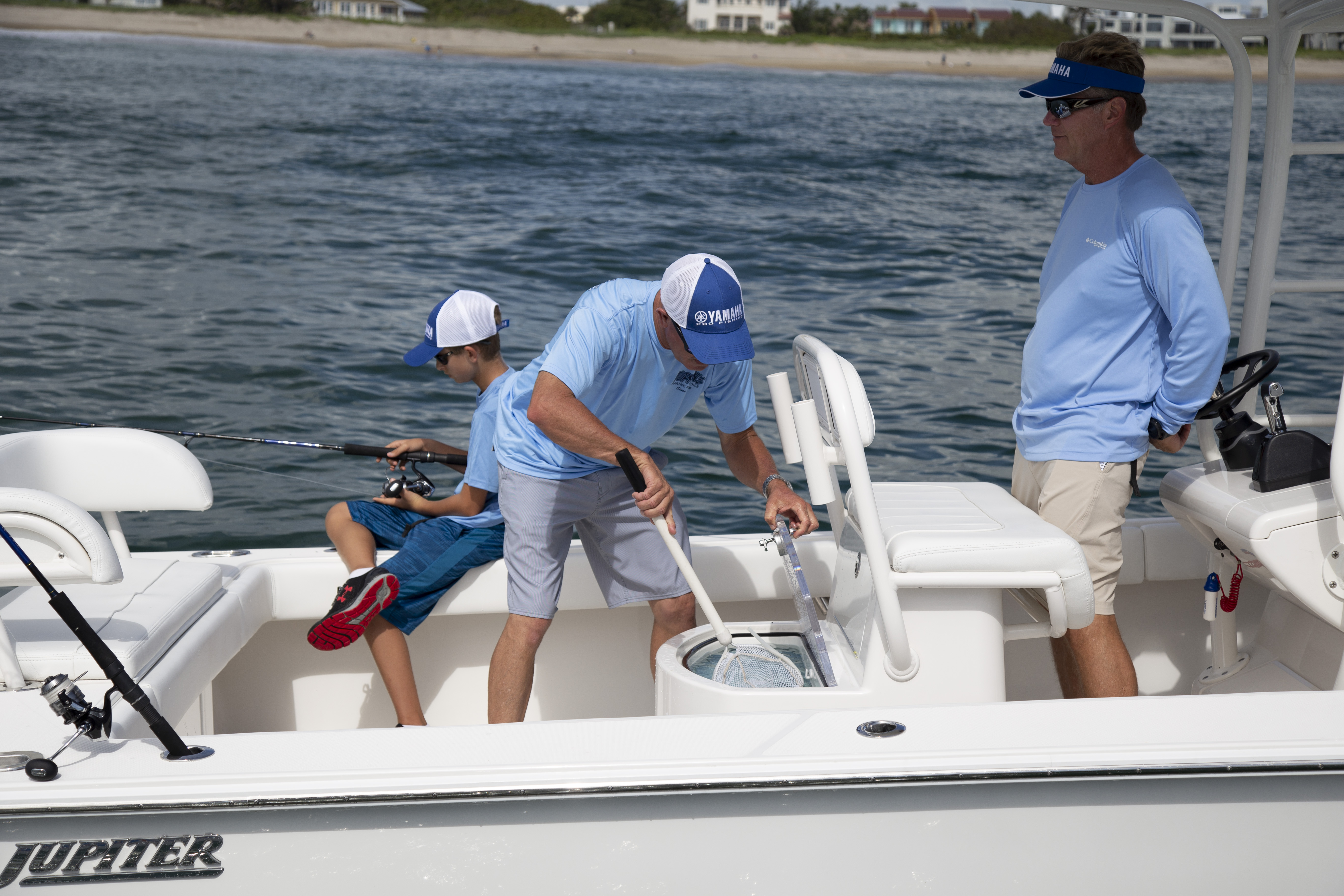 Boat Review - Jupiter 25 Bay
