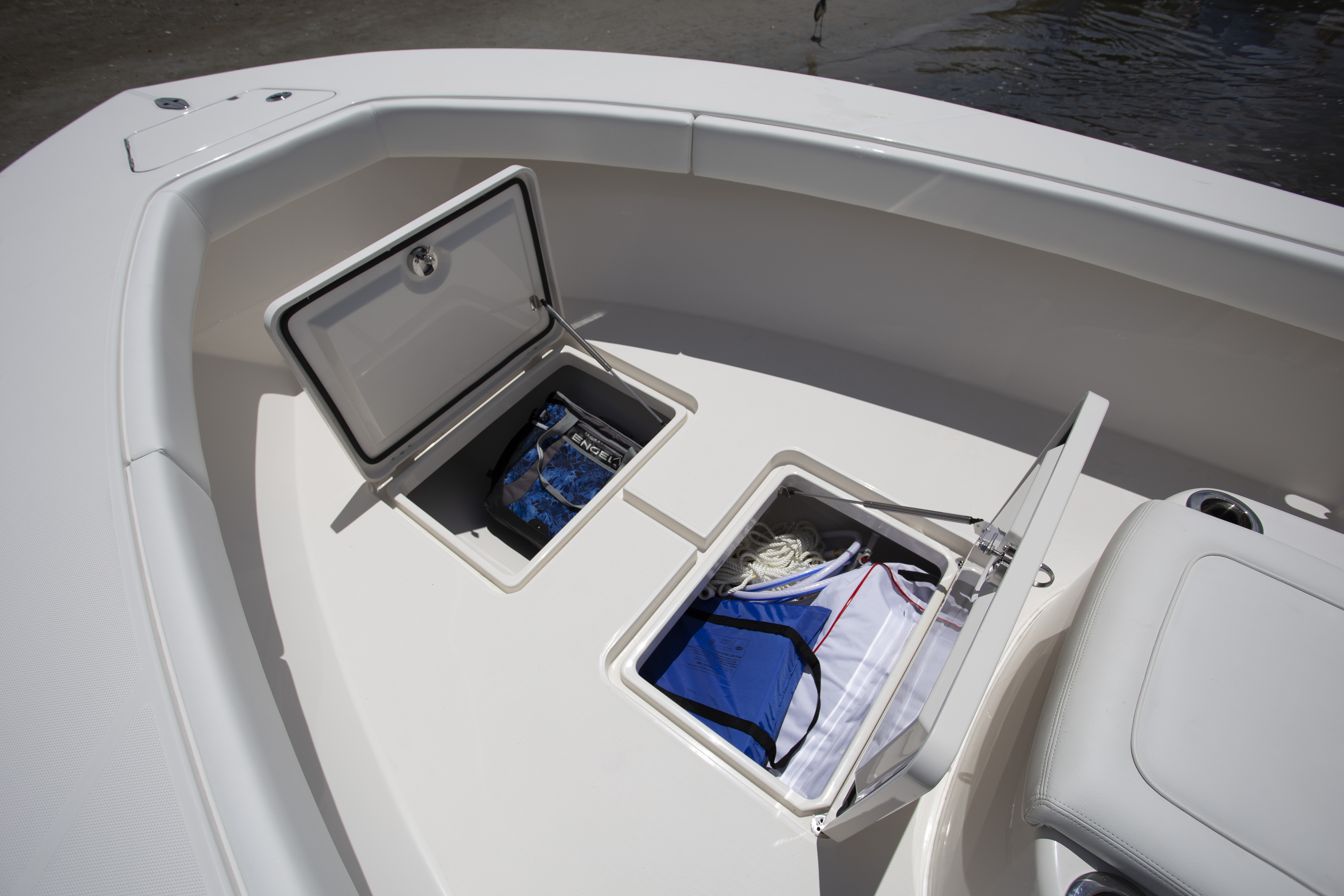 Boat Review - Jupiter 25 Bay