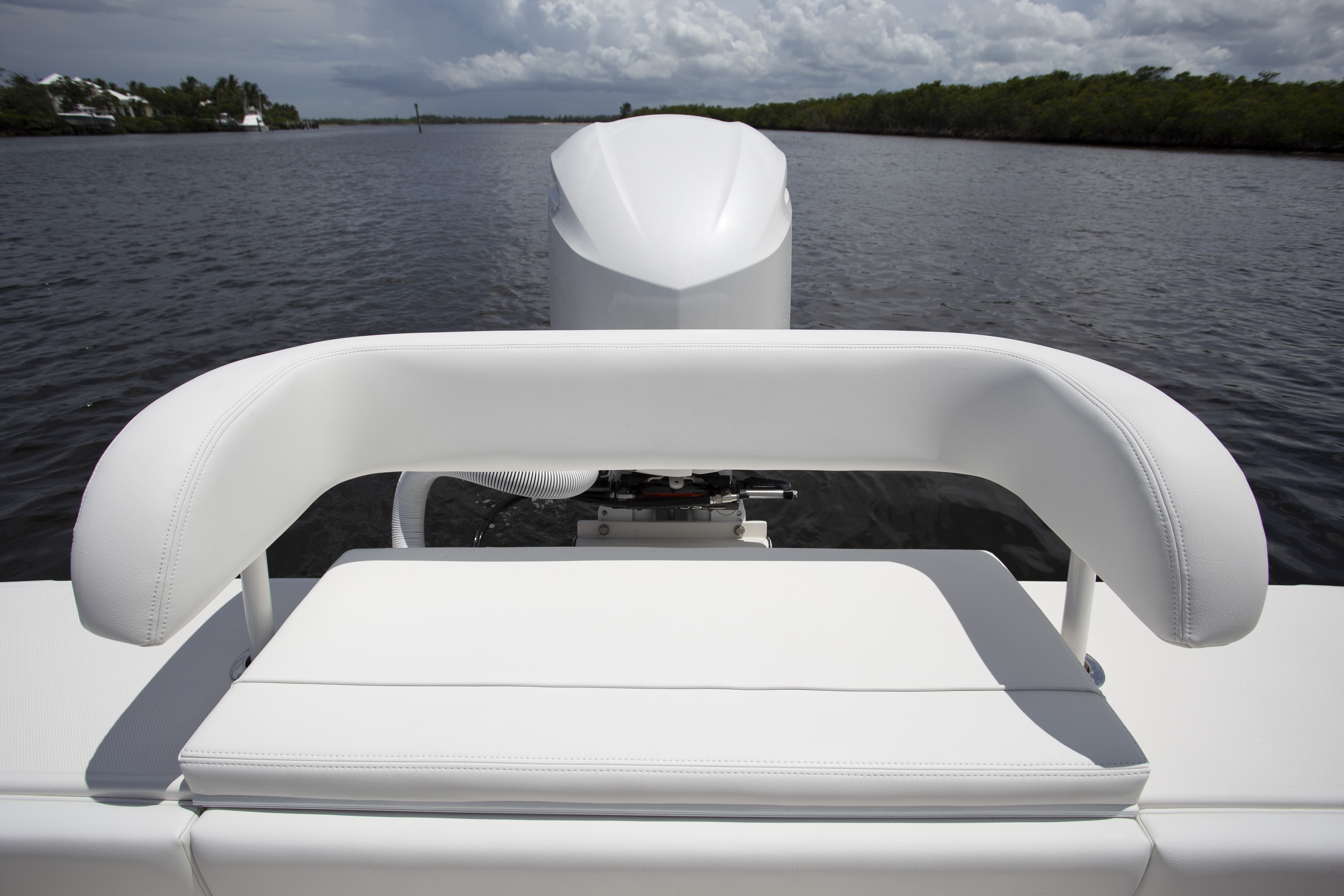 Boat Review - Jupiter 25 Bay