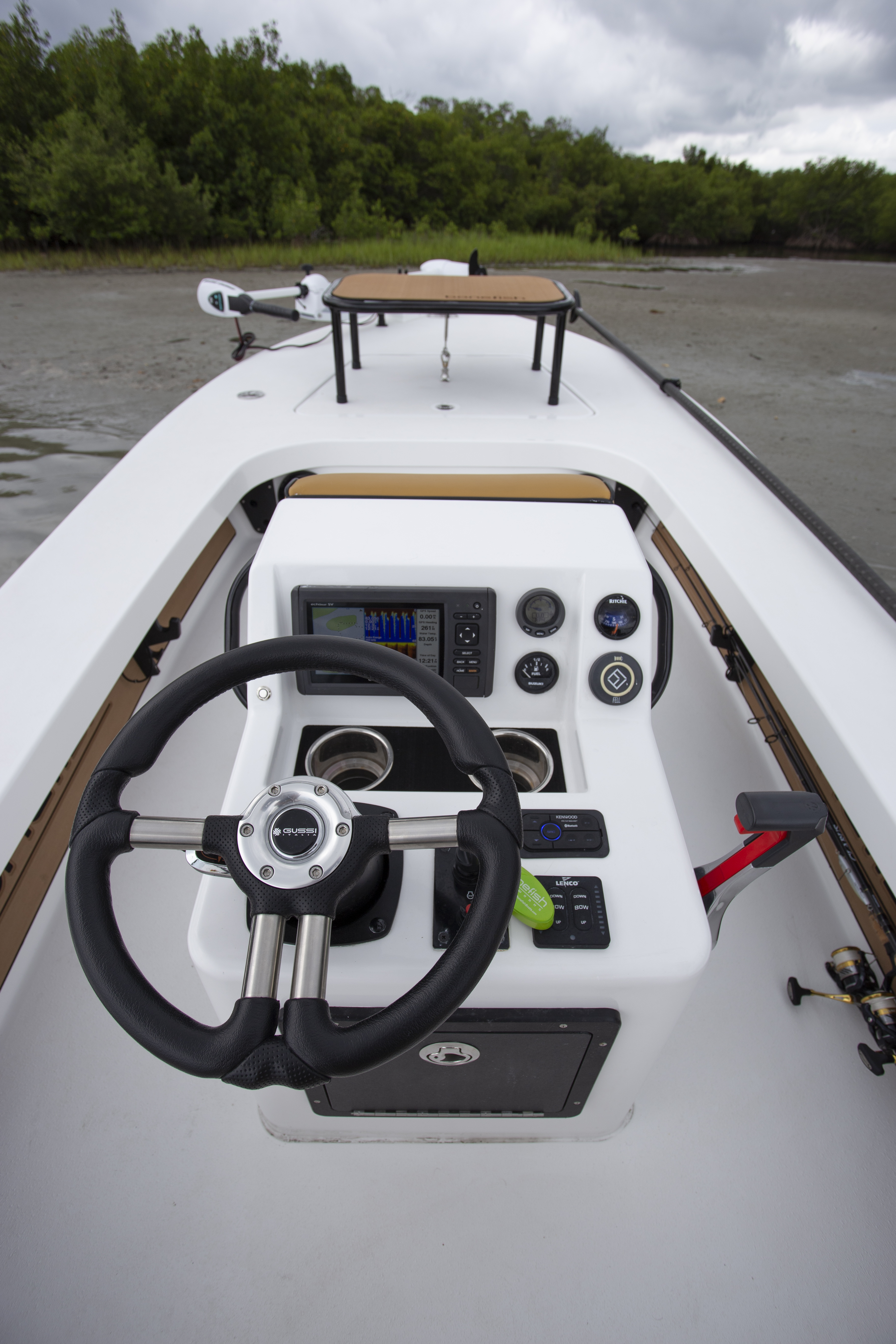 Boat Review - Bonefish Bohemian 17