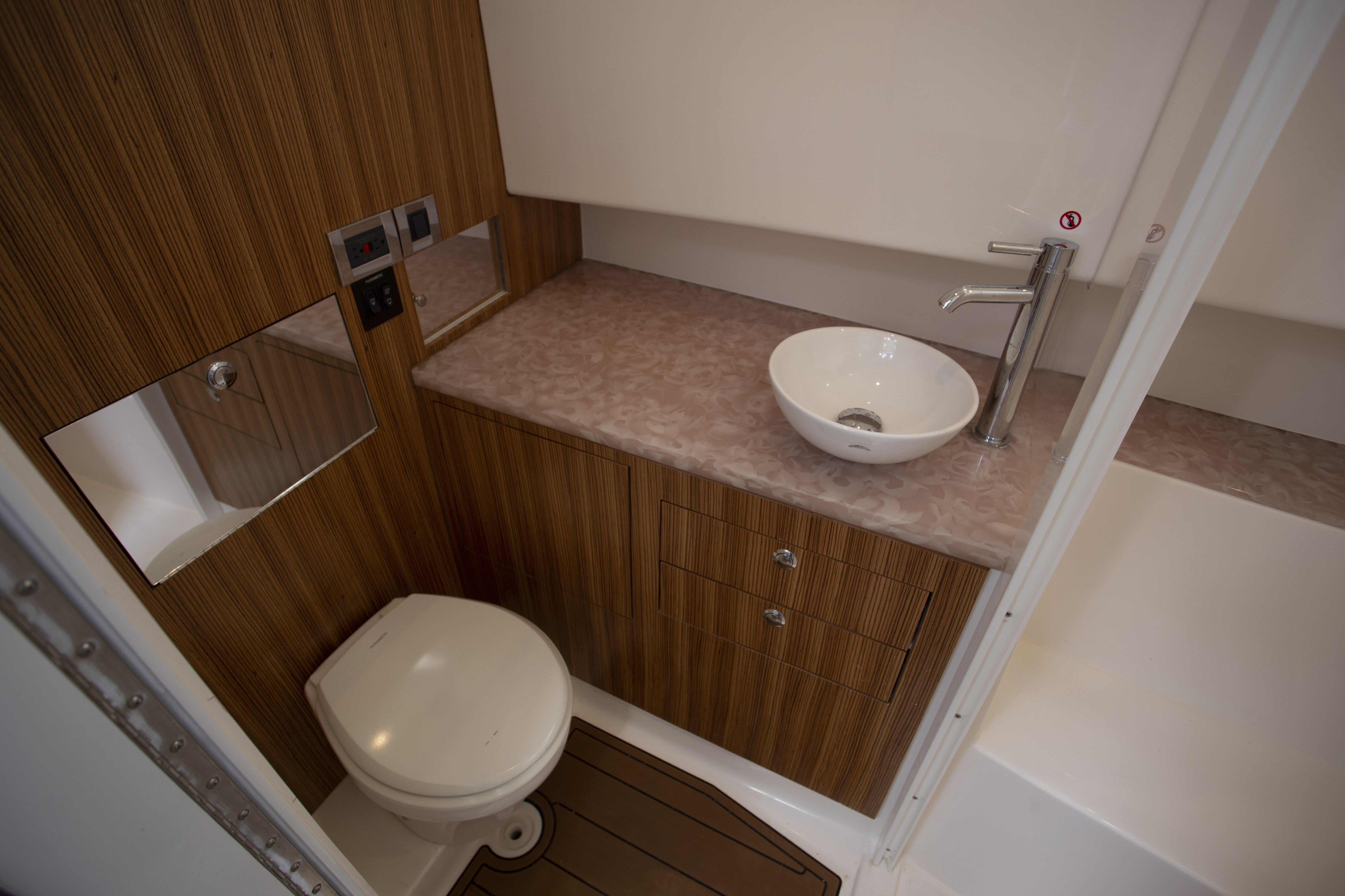 Boat Review - Belzona 40CC