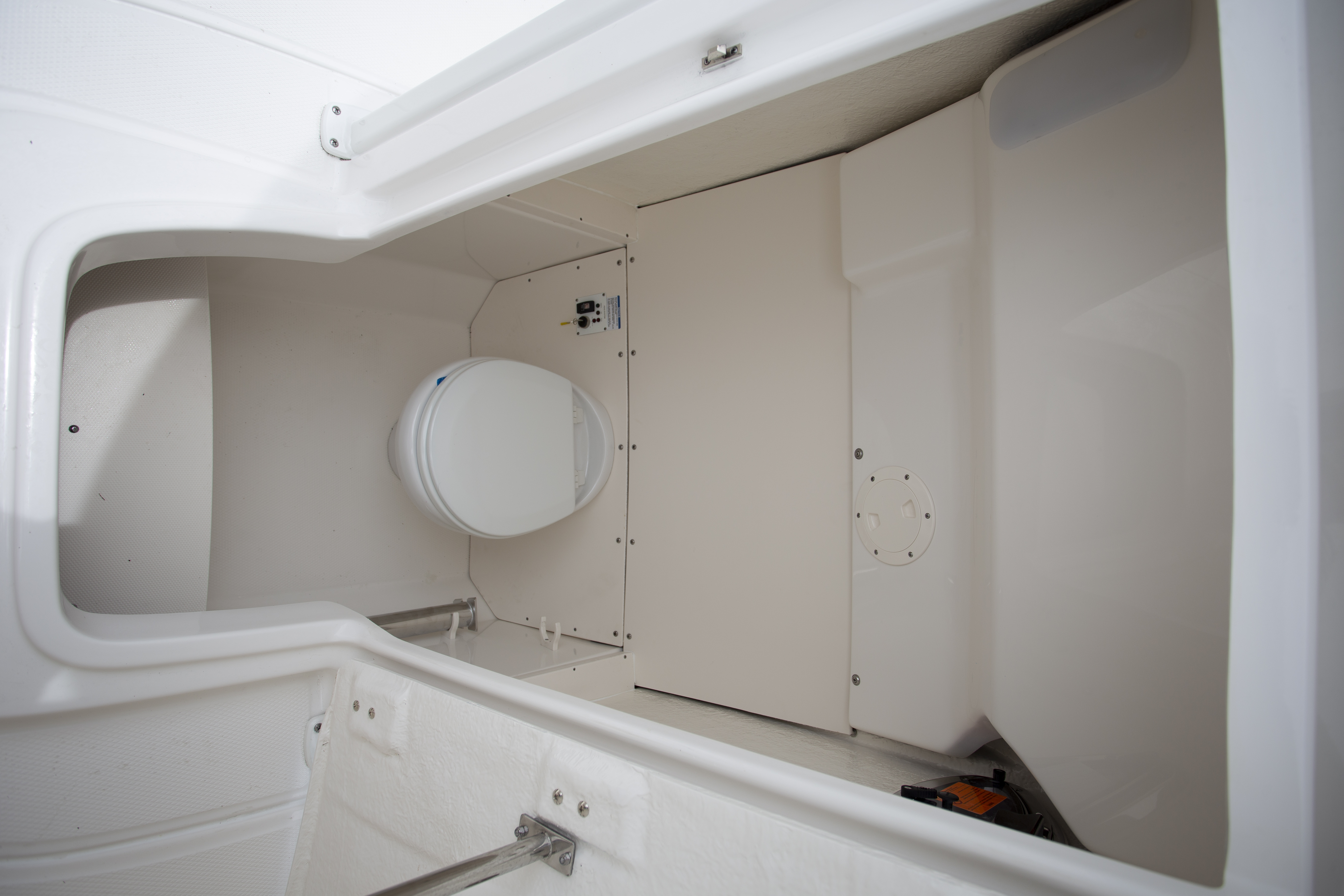 Boat Review - Robalo 242 Explorer