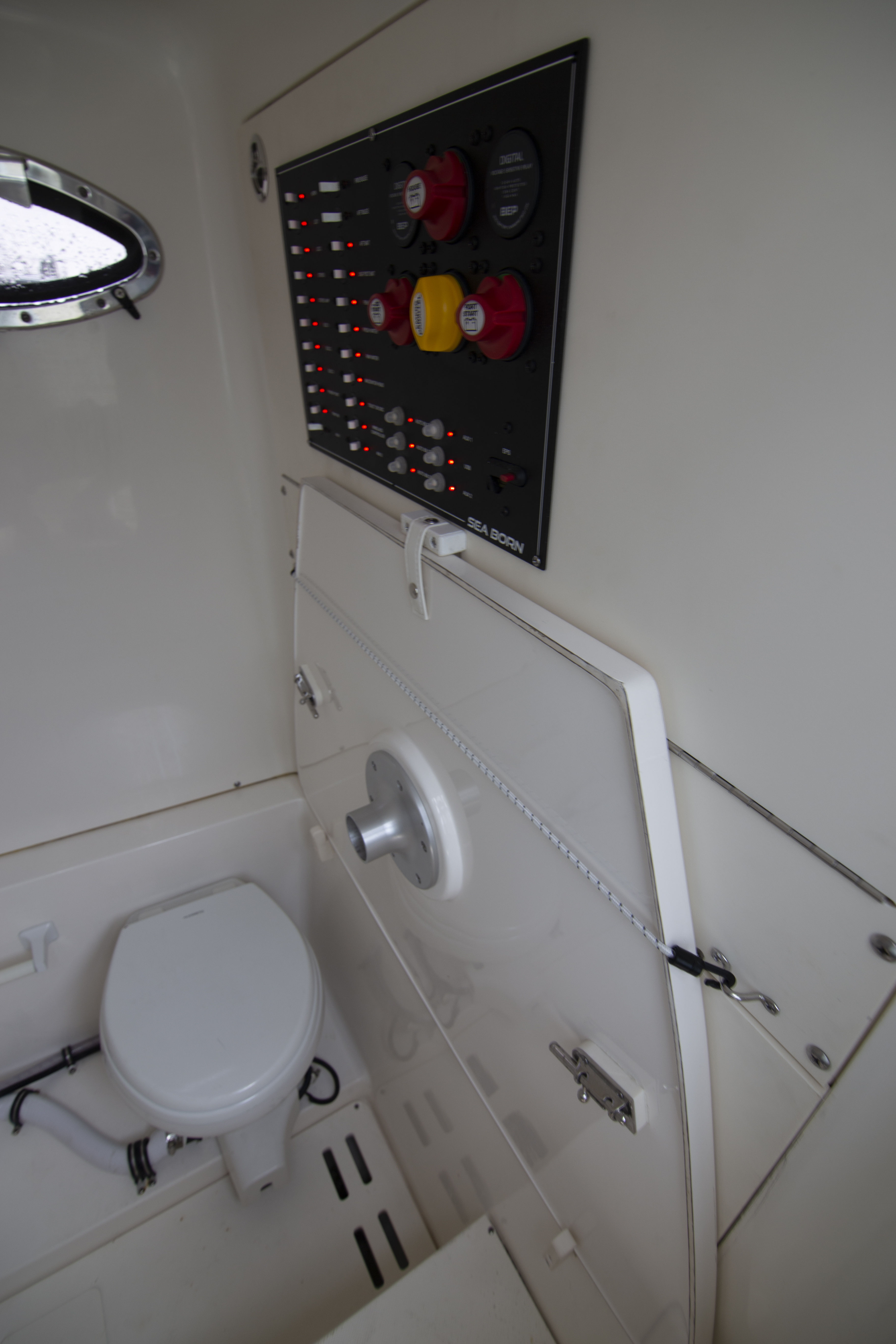 Boat Review - Sea Born SX281 Offshore