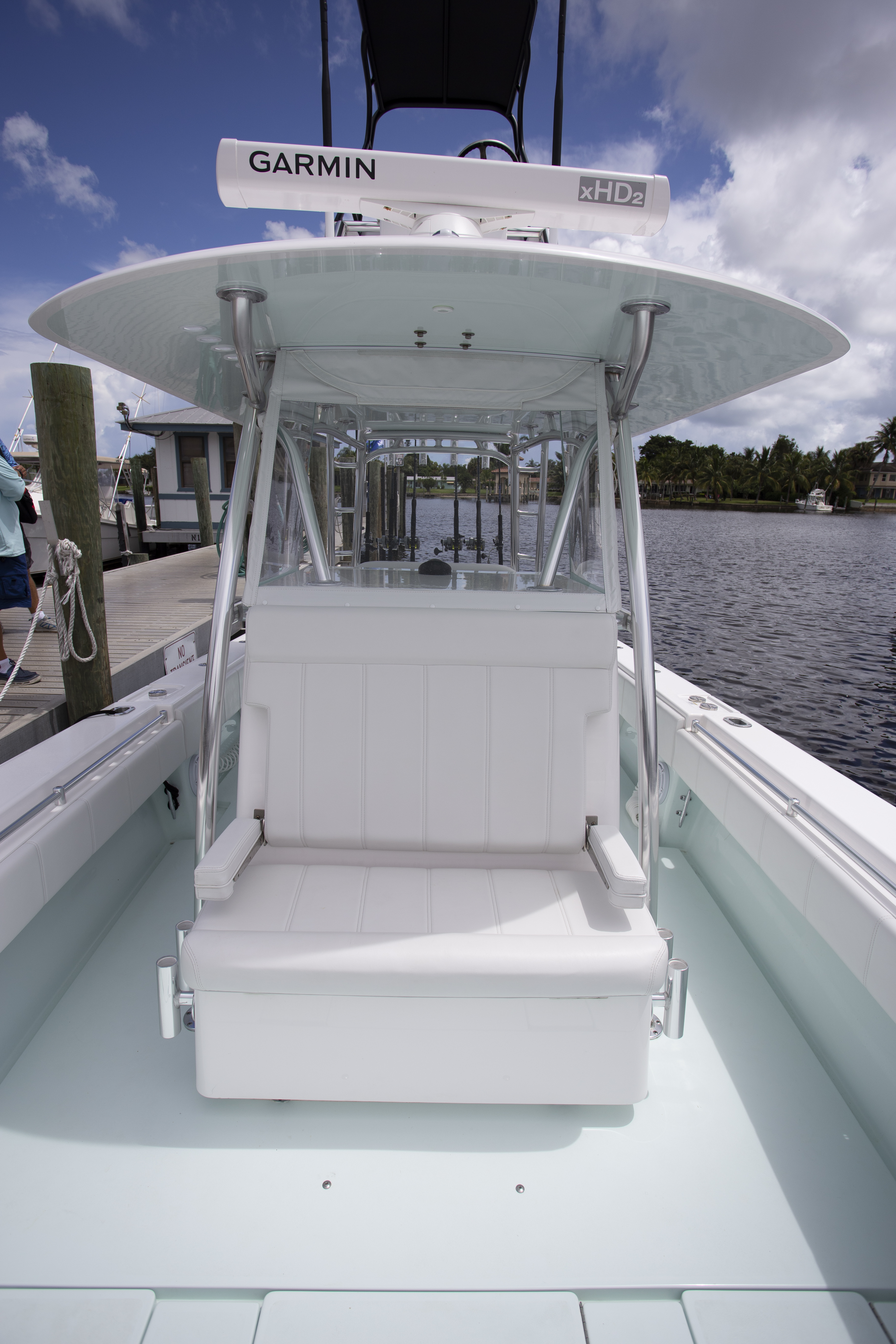 Boat Review - Contender 39 ST