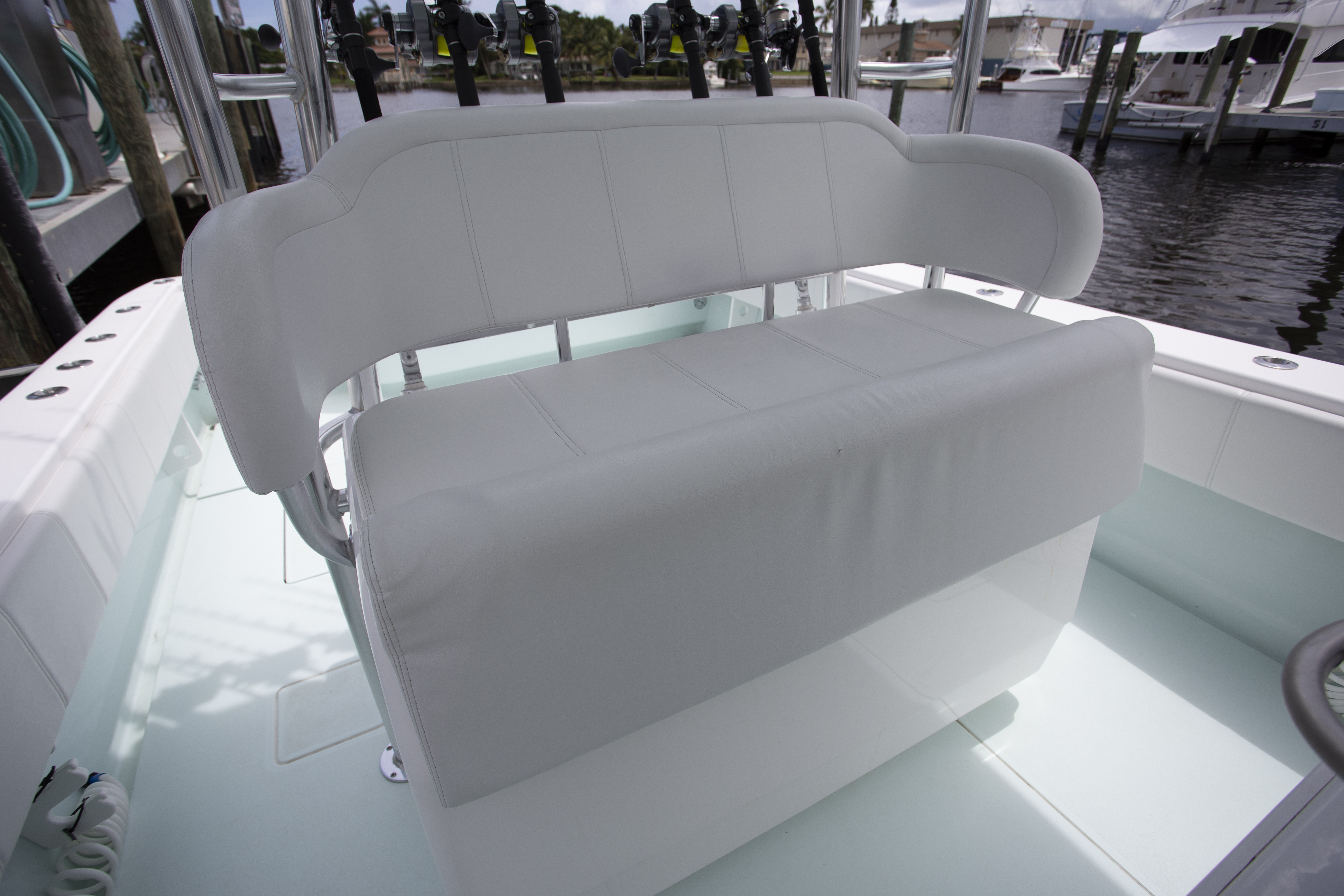 Boat Review - Contender 39 ST