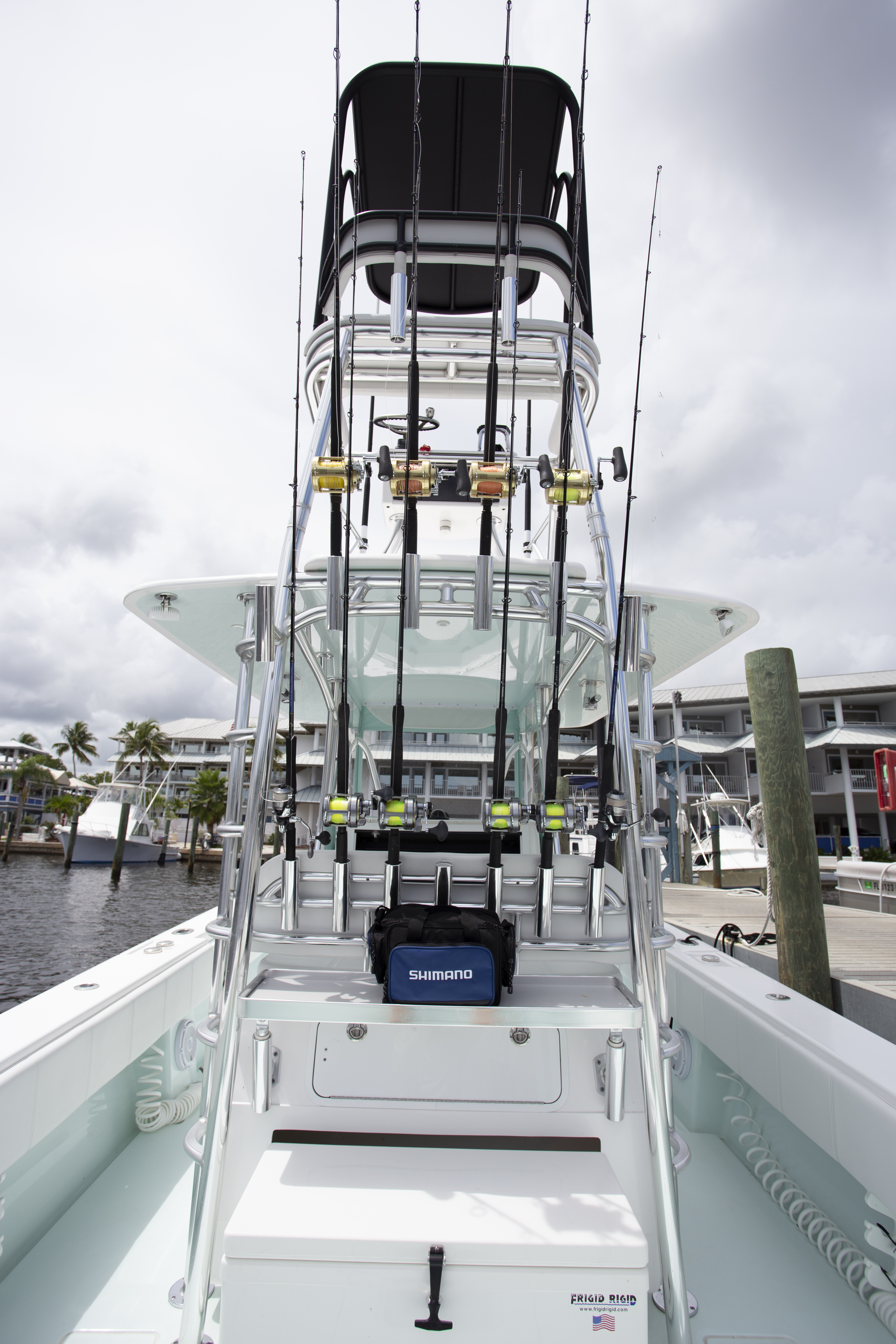 Boat Review - Contender 39 ST