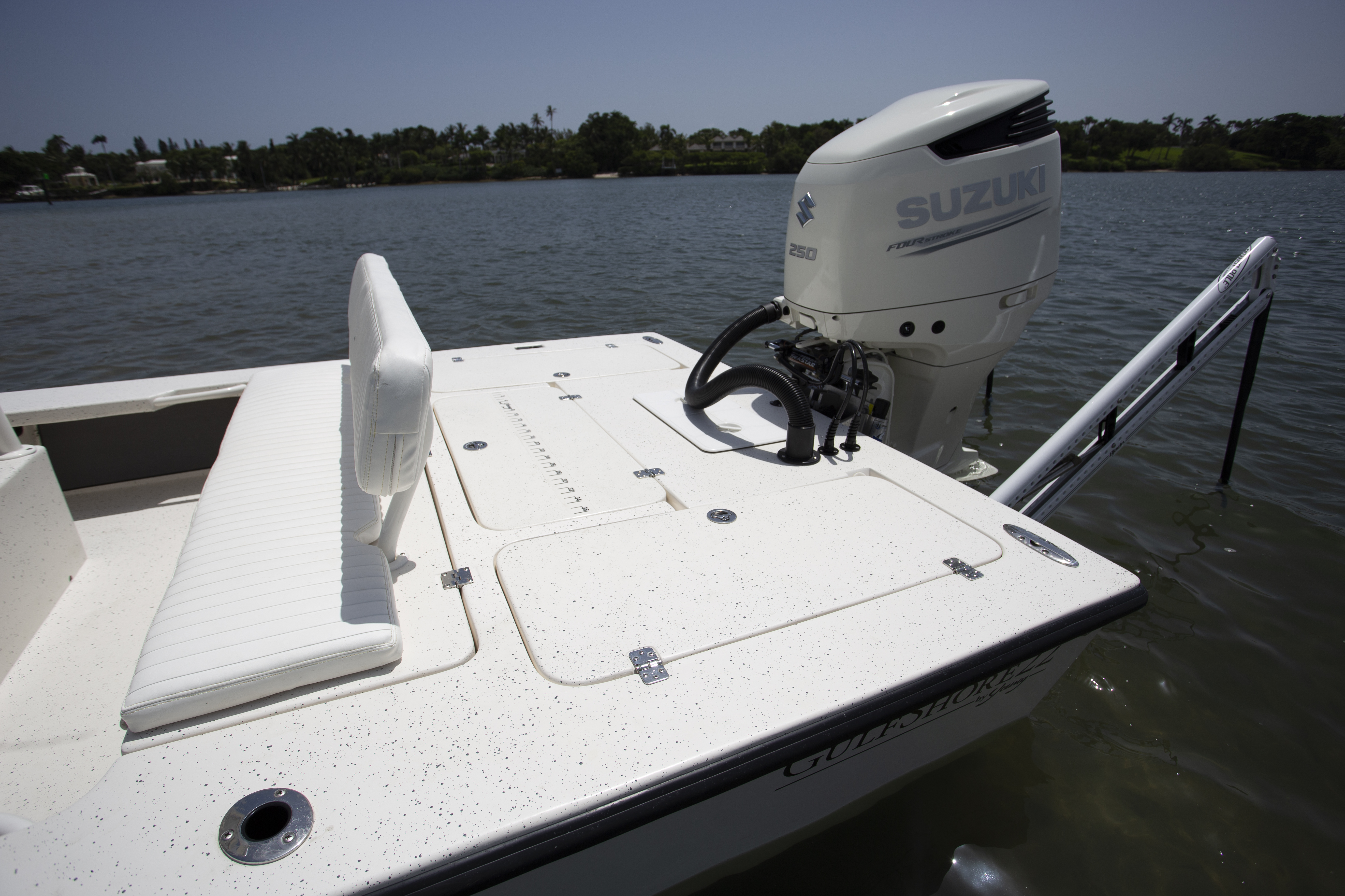 Boat Review - Young Gulfshore 22