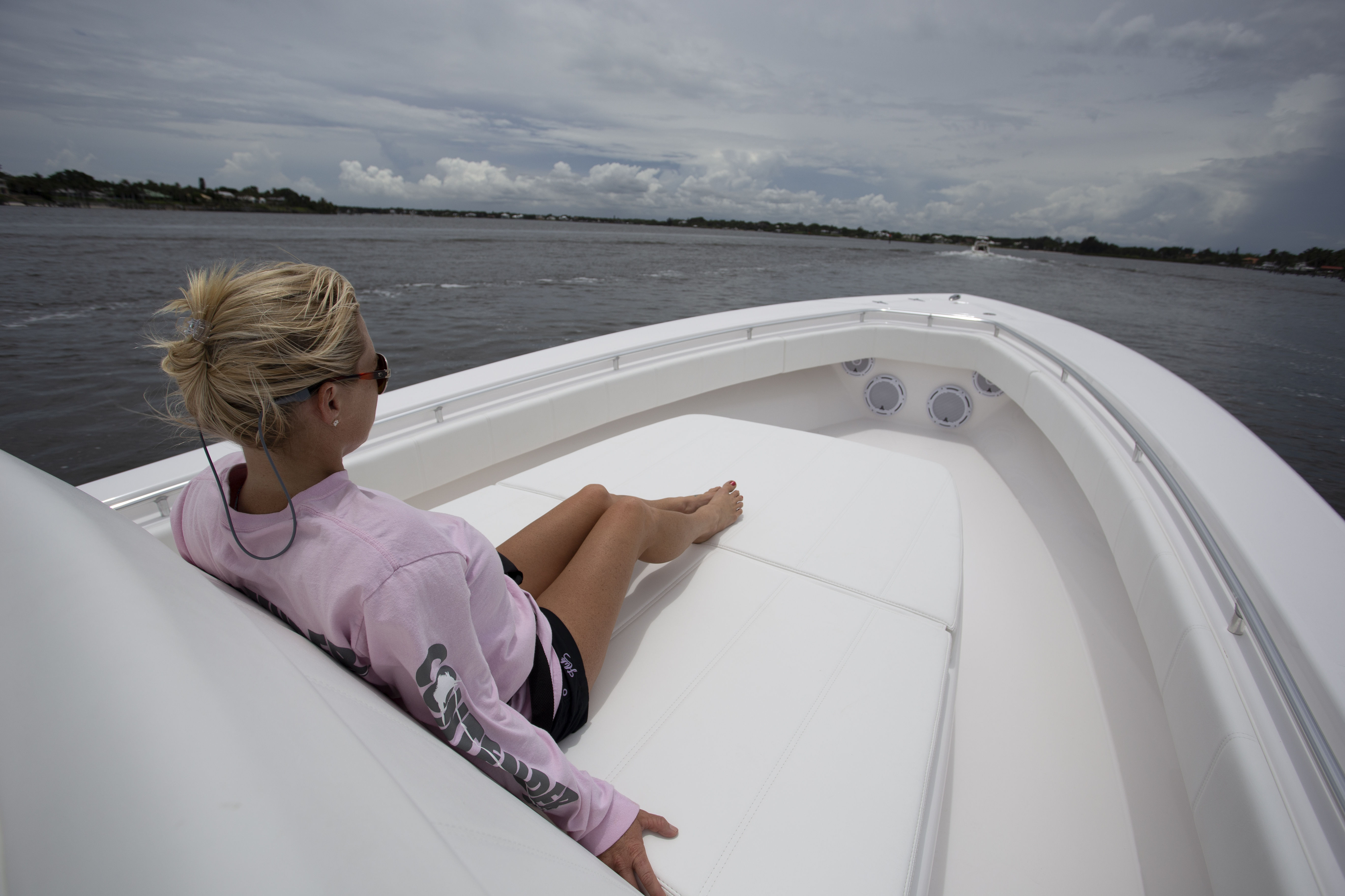 Boat Review - Contender 39FA