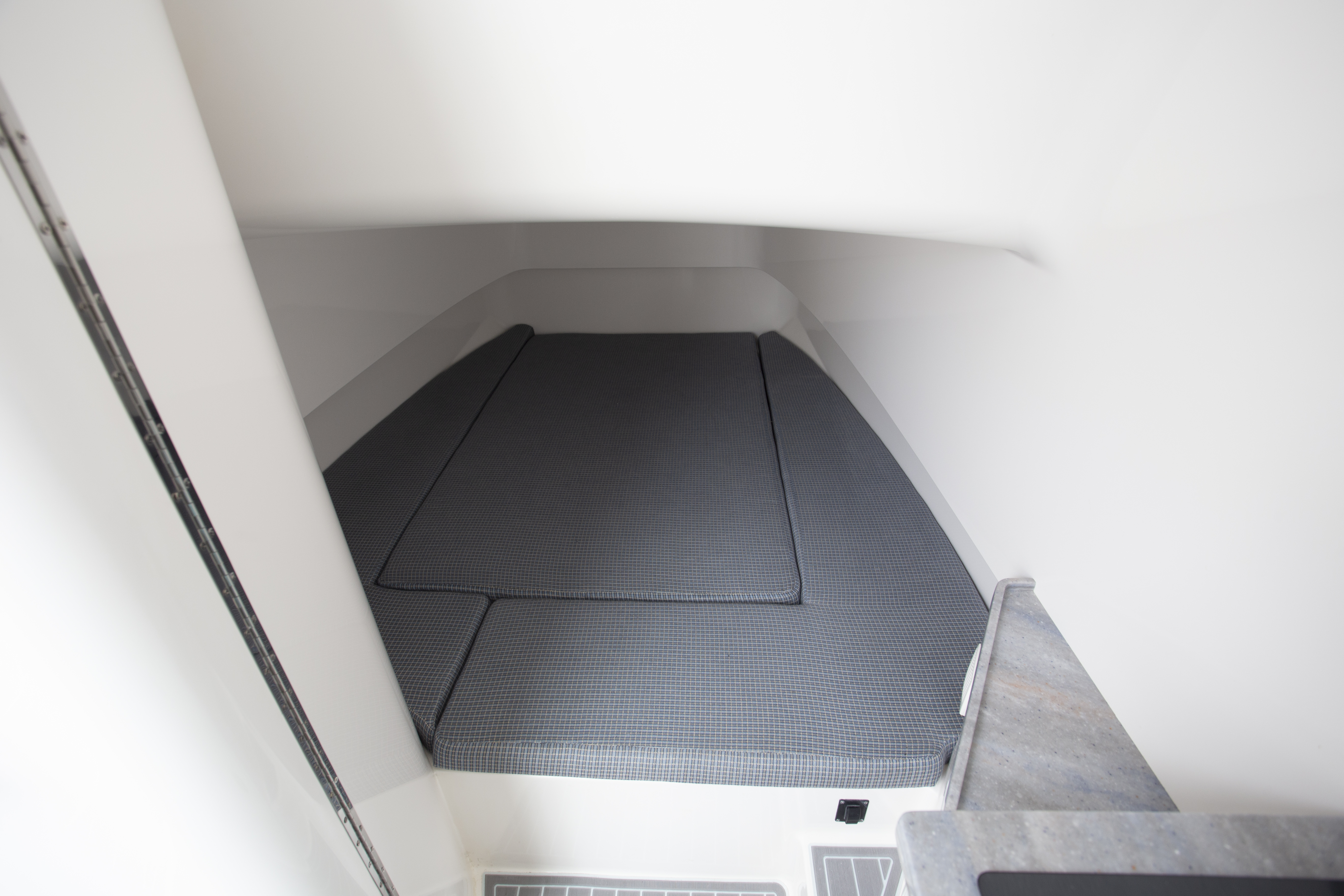 Boat Review - Contender 39FA